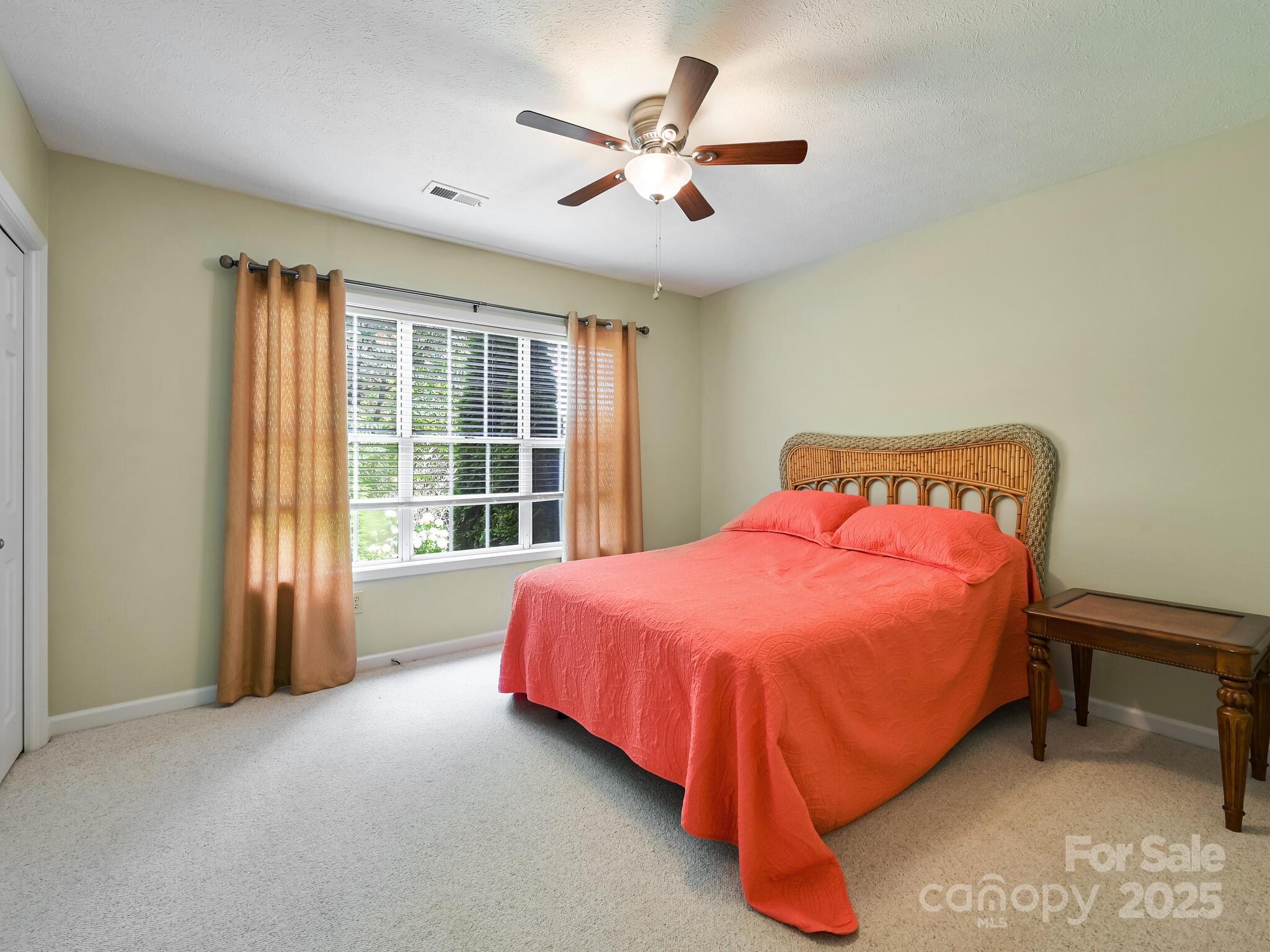 property viewer photo 25