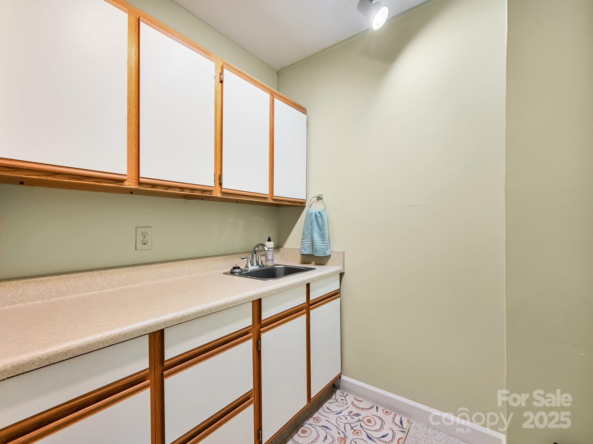 property viewer photo 27