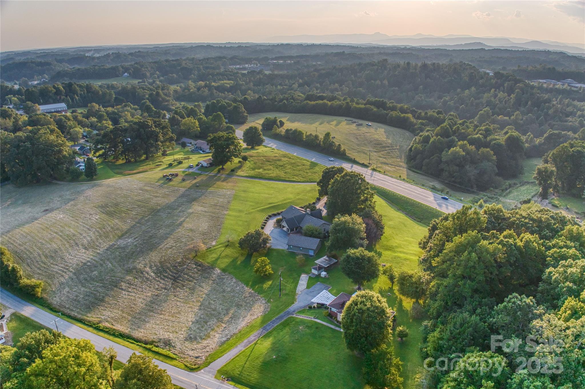 main property photo 4