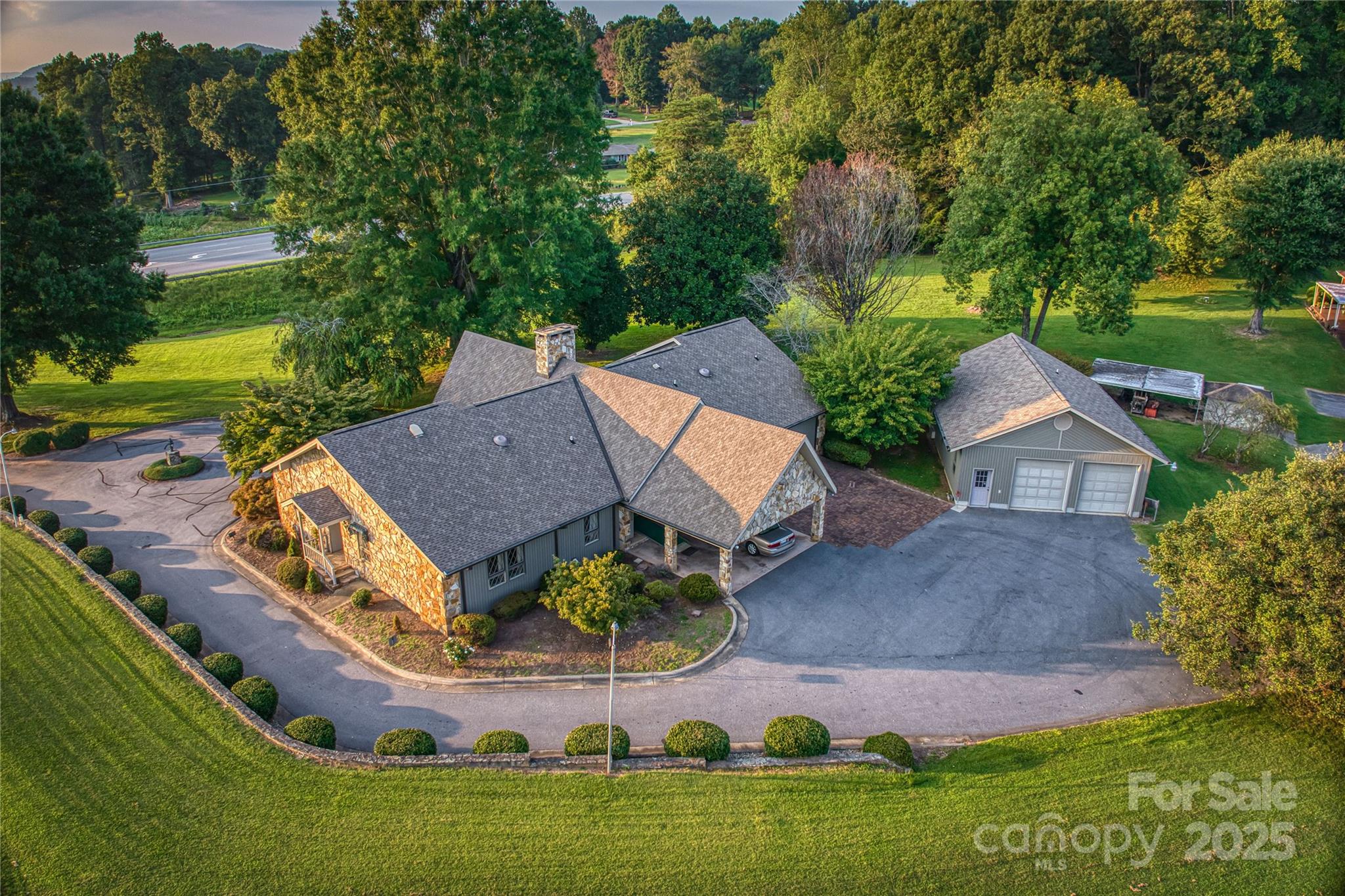 main property photo 6
