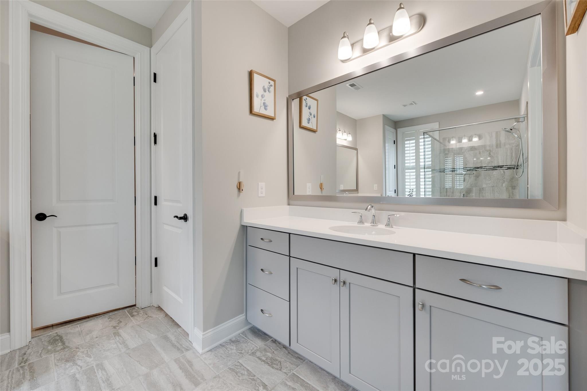 property viewer photo 19