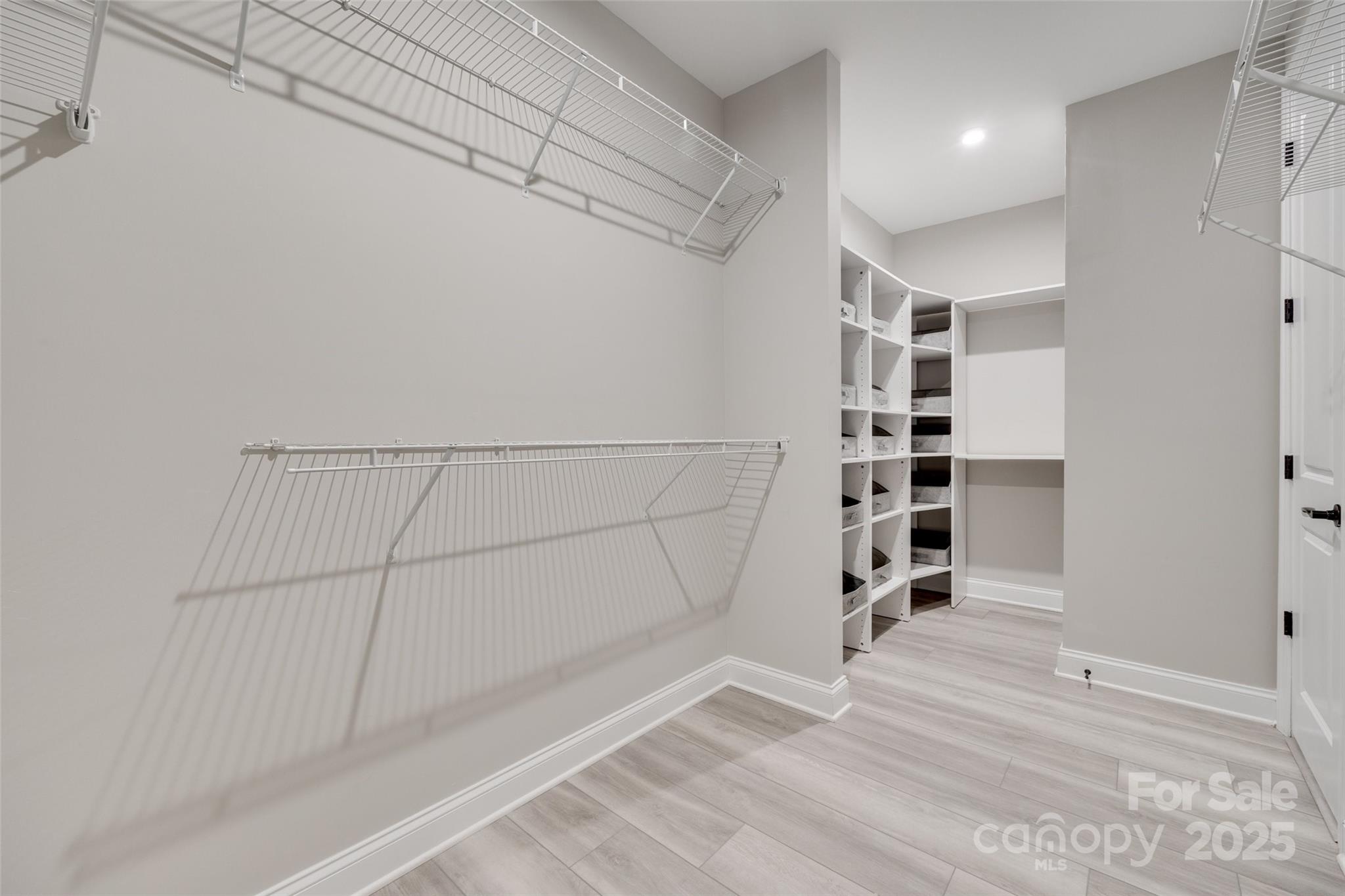 property viewer photo 21