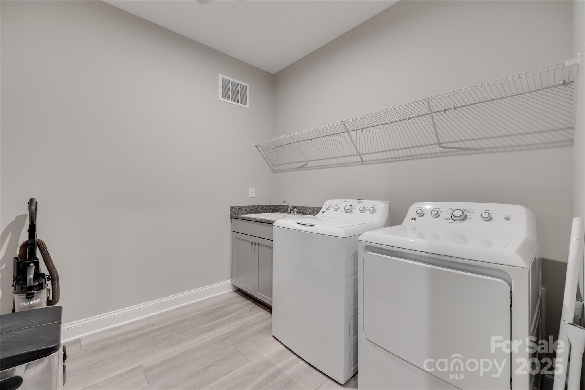 property viewer photo 22