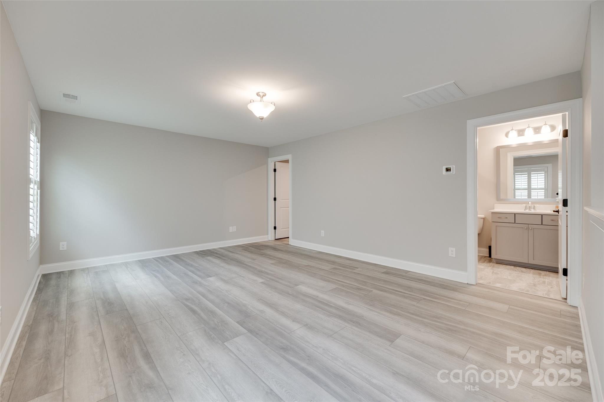 property viewer photo 23