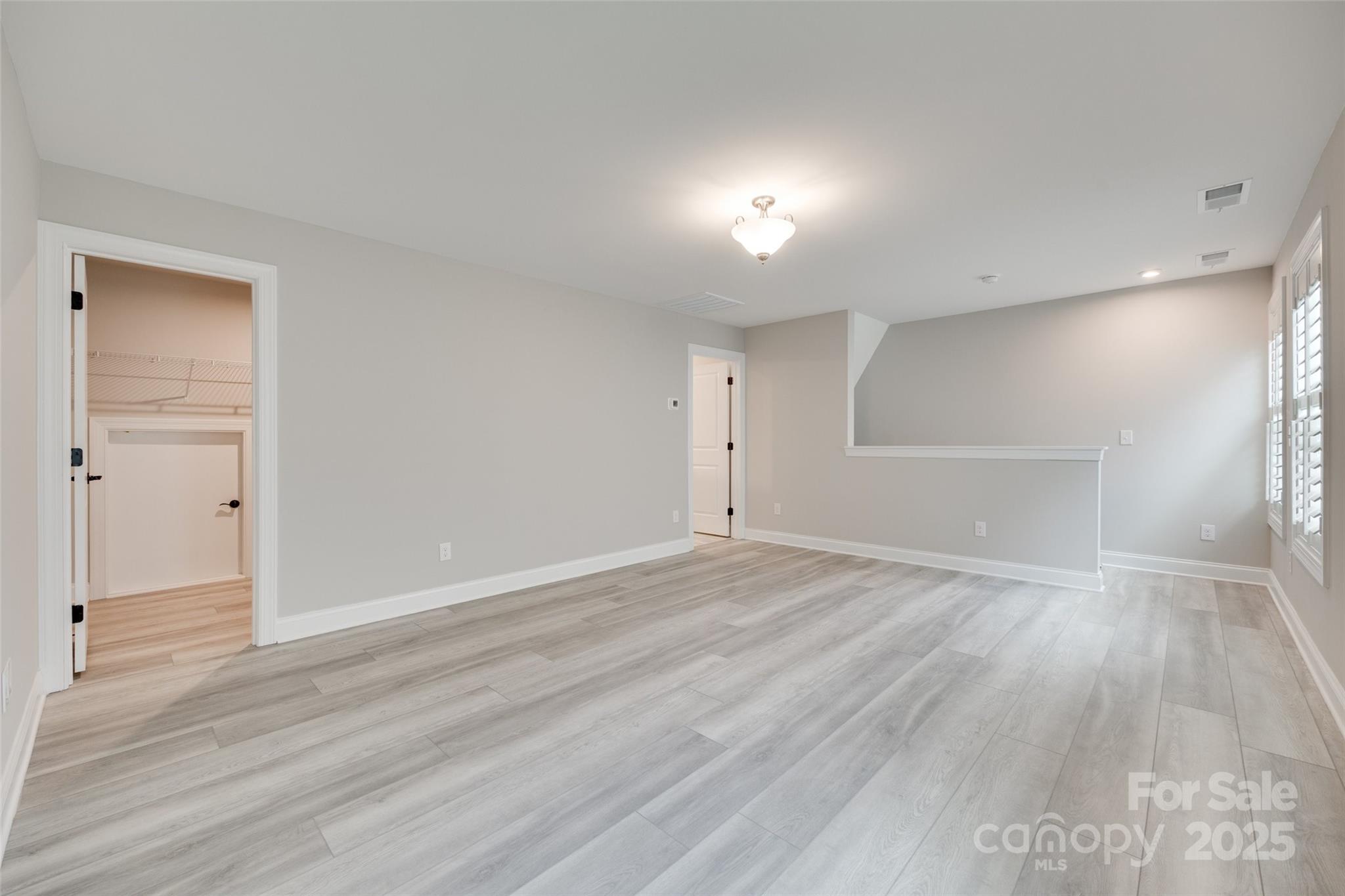 property viewer photo 24