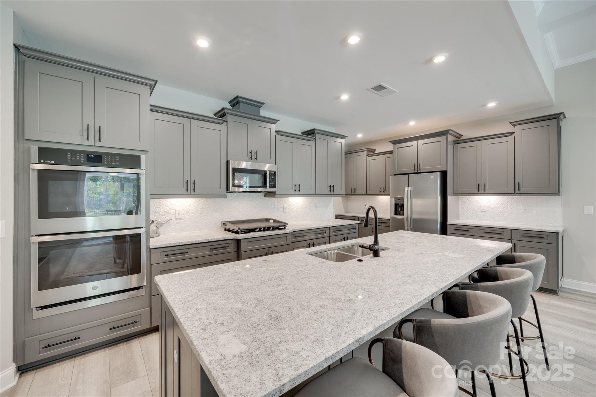 property viewer photo 7