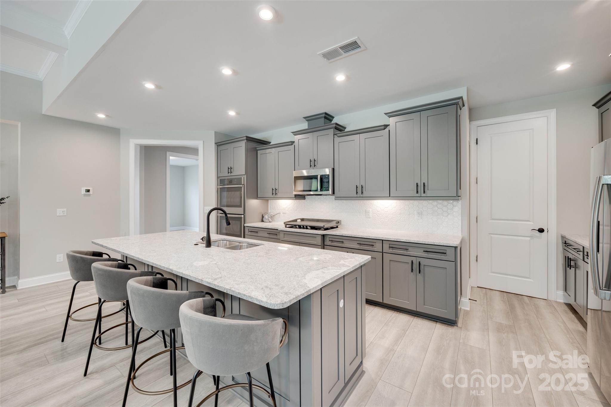 property viewer photo 8