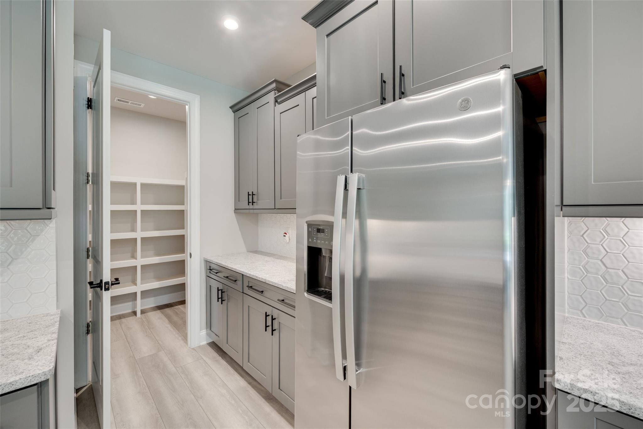 property viewer photo 9