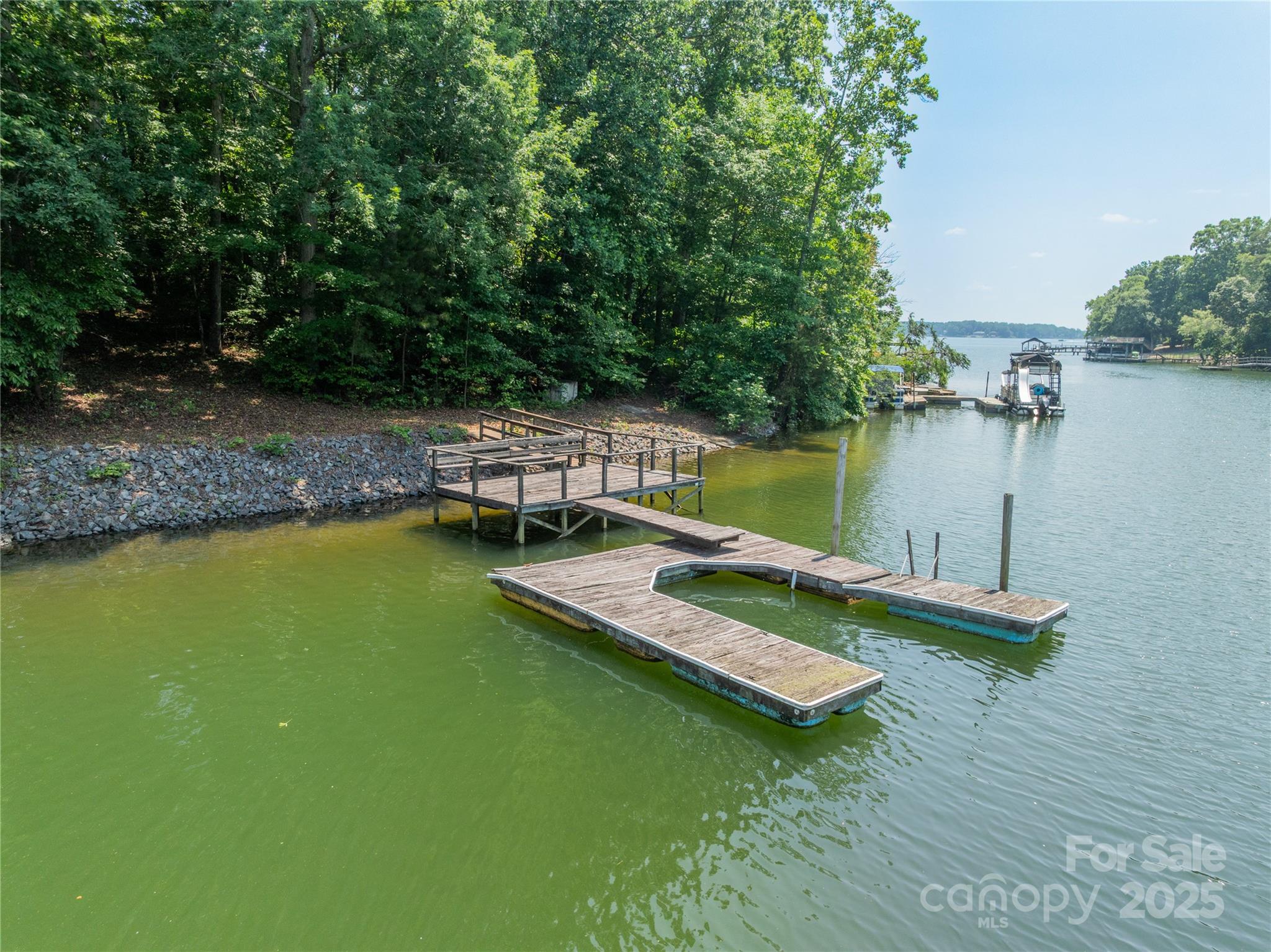 main property photo 6
