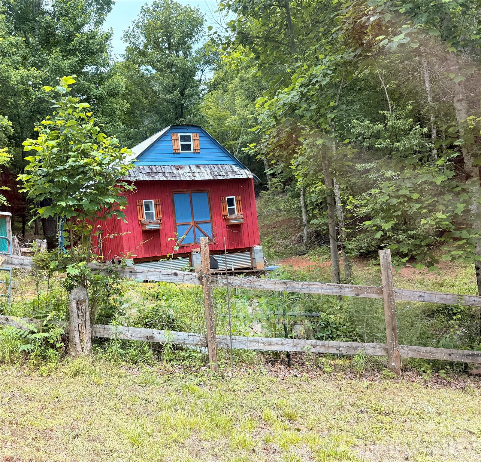 main property photo 16