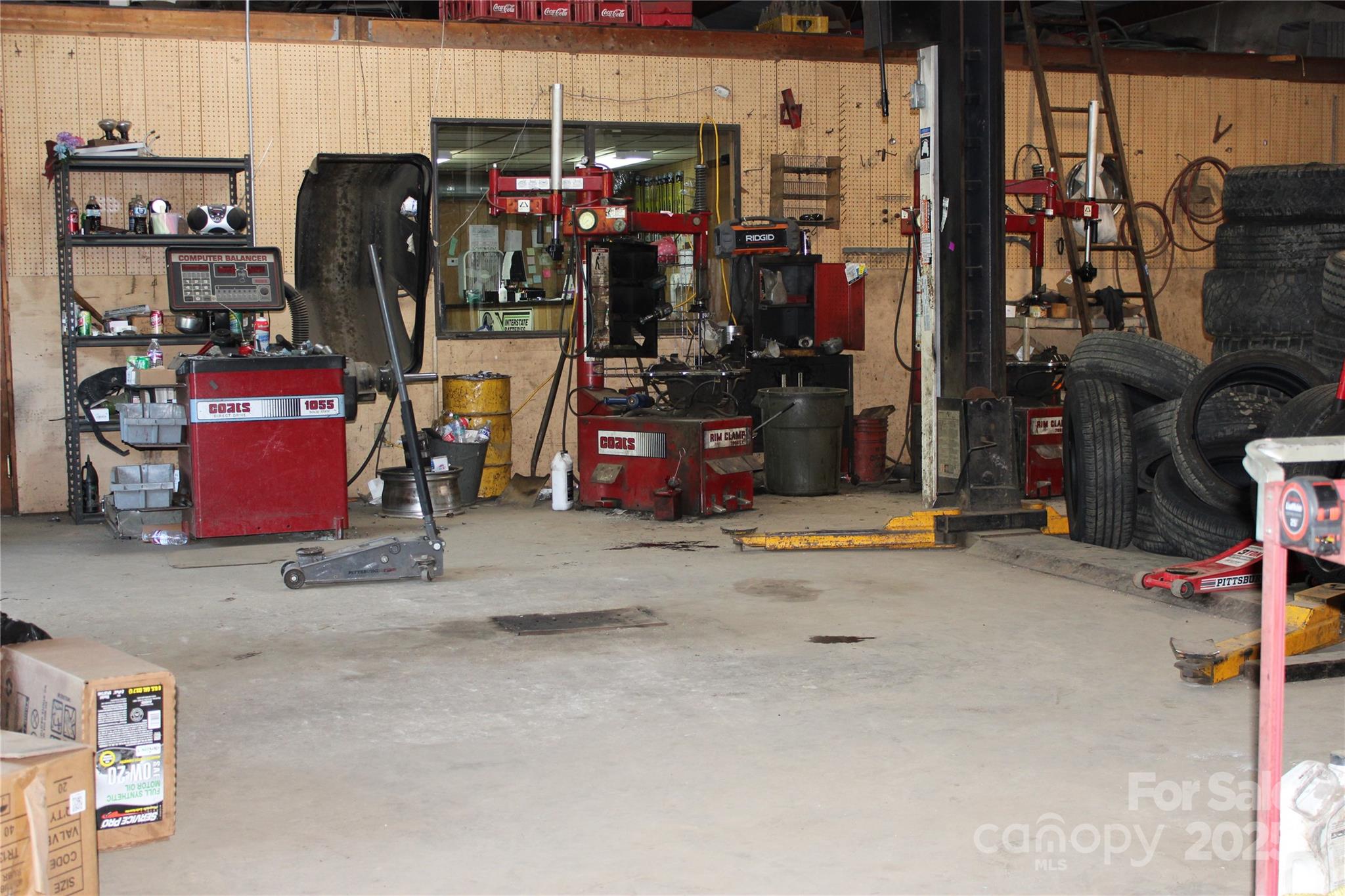 main property photo 8