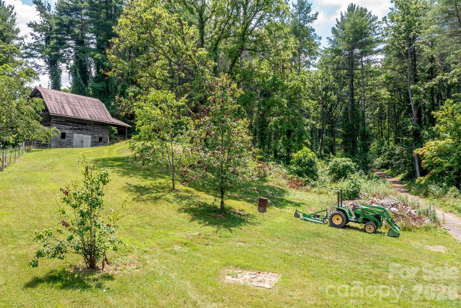 main property photo 5