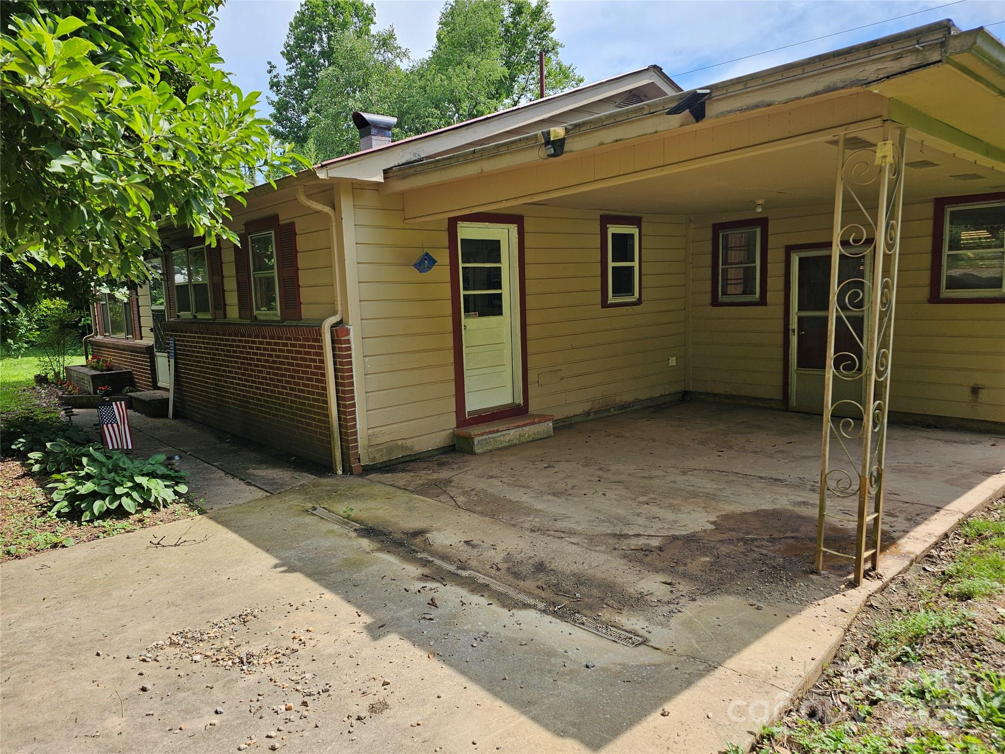 main property photo 3