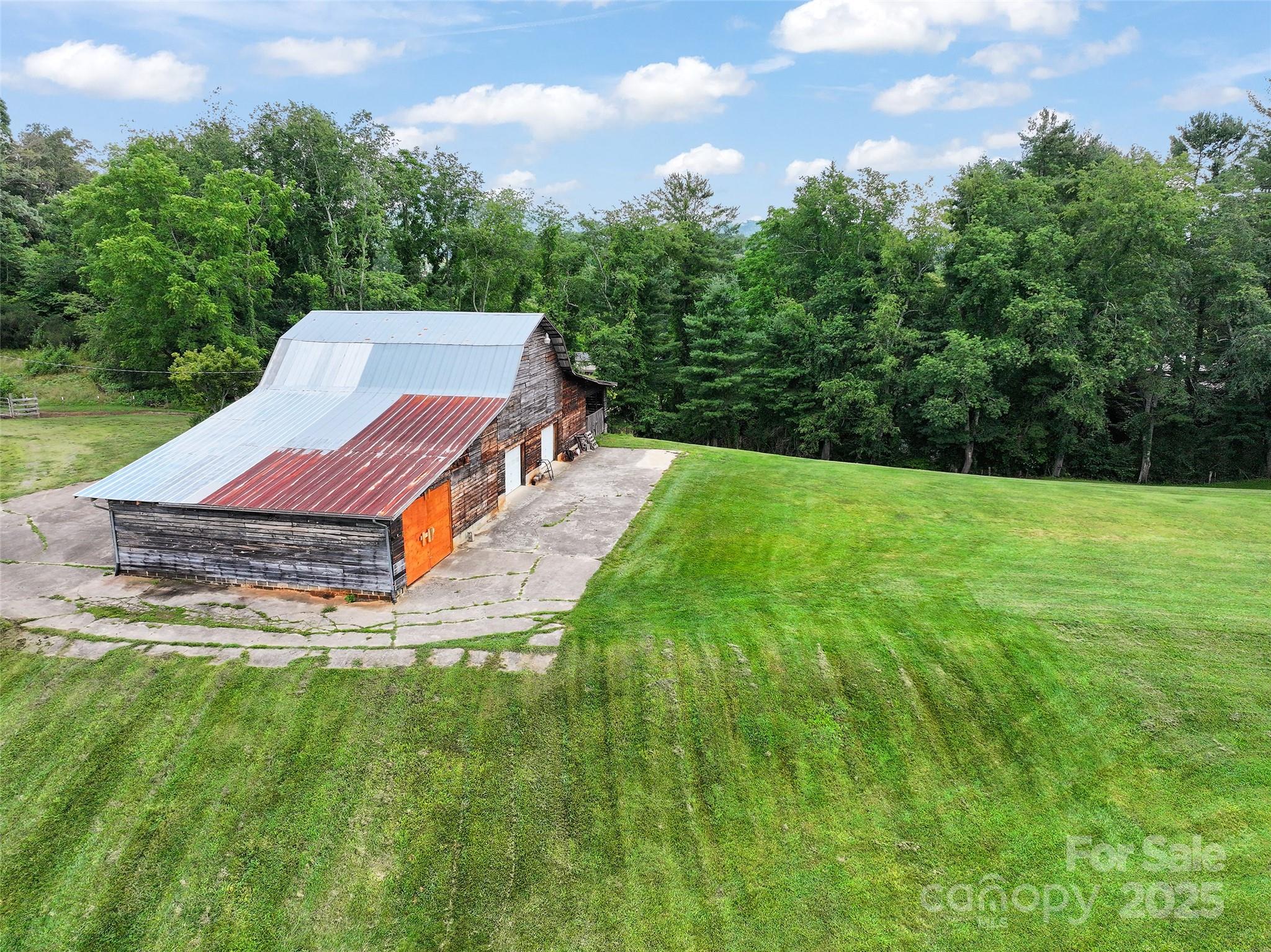 main property photo 5