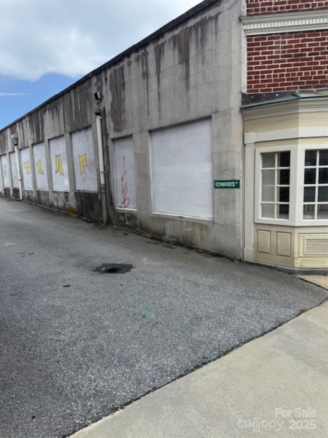 property viewer photo 2