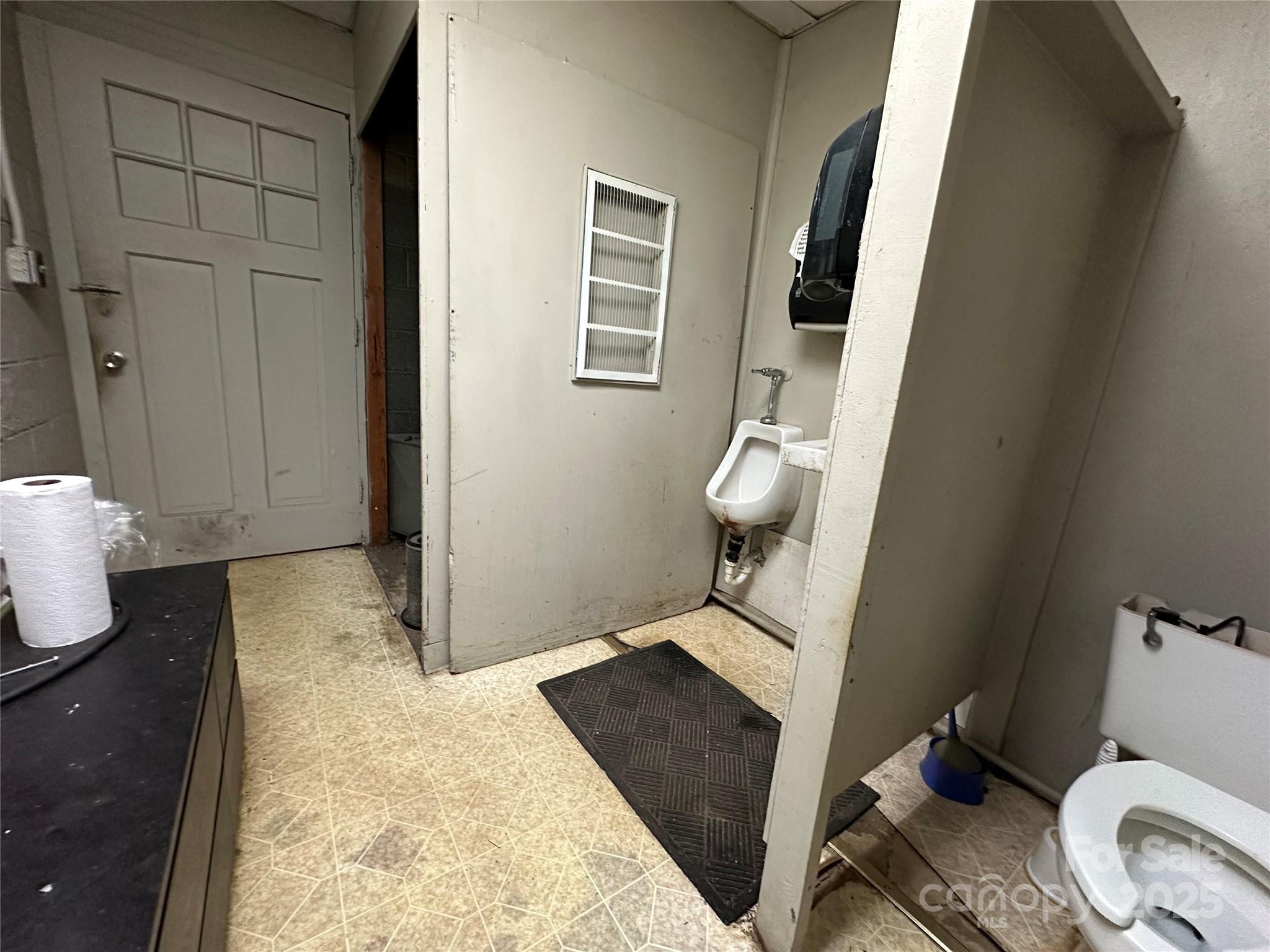 main property photo 41