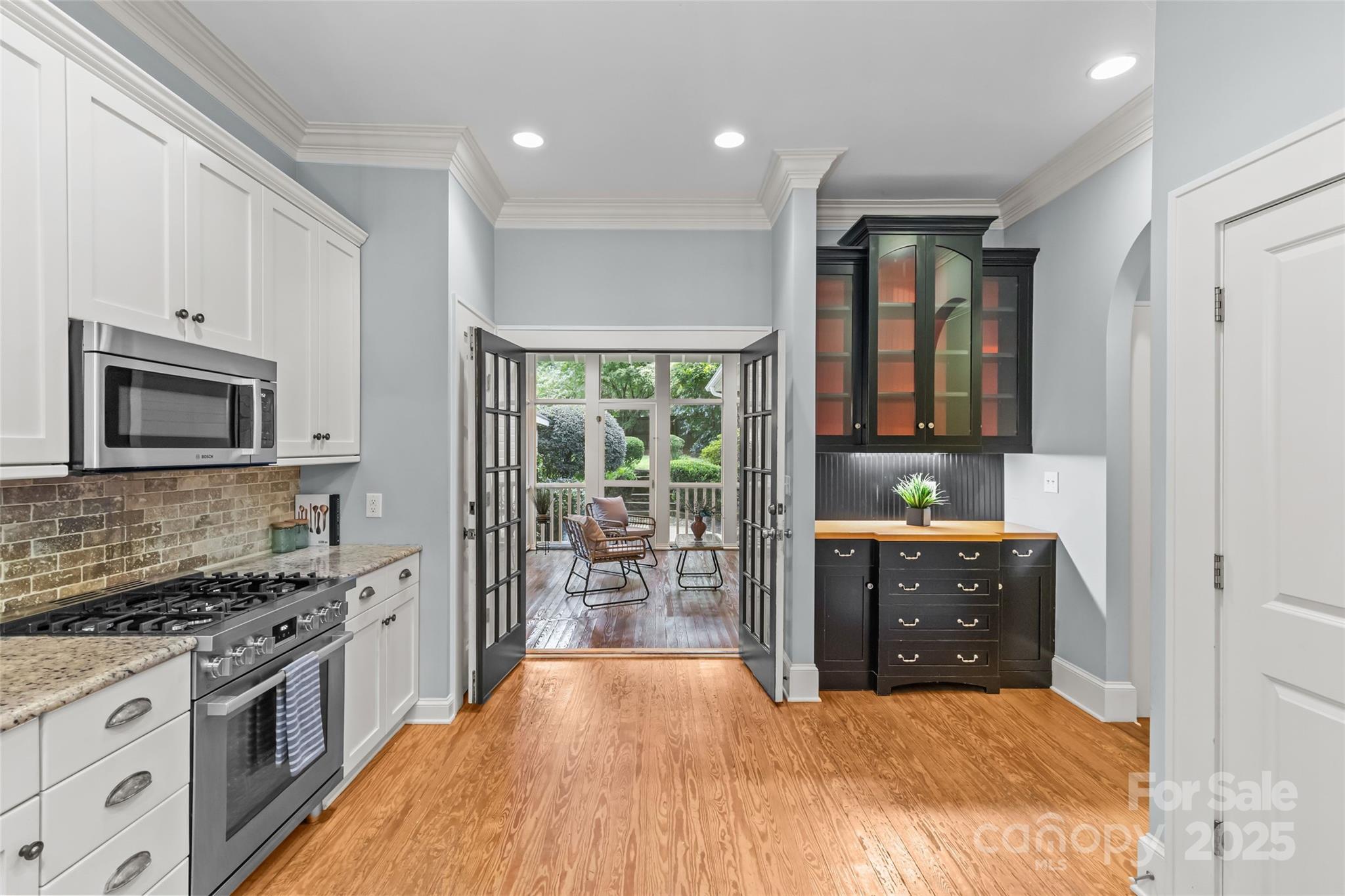property viewer photo 10