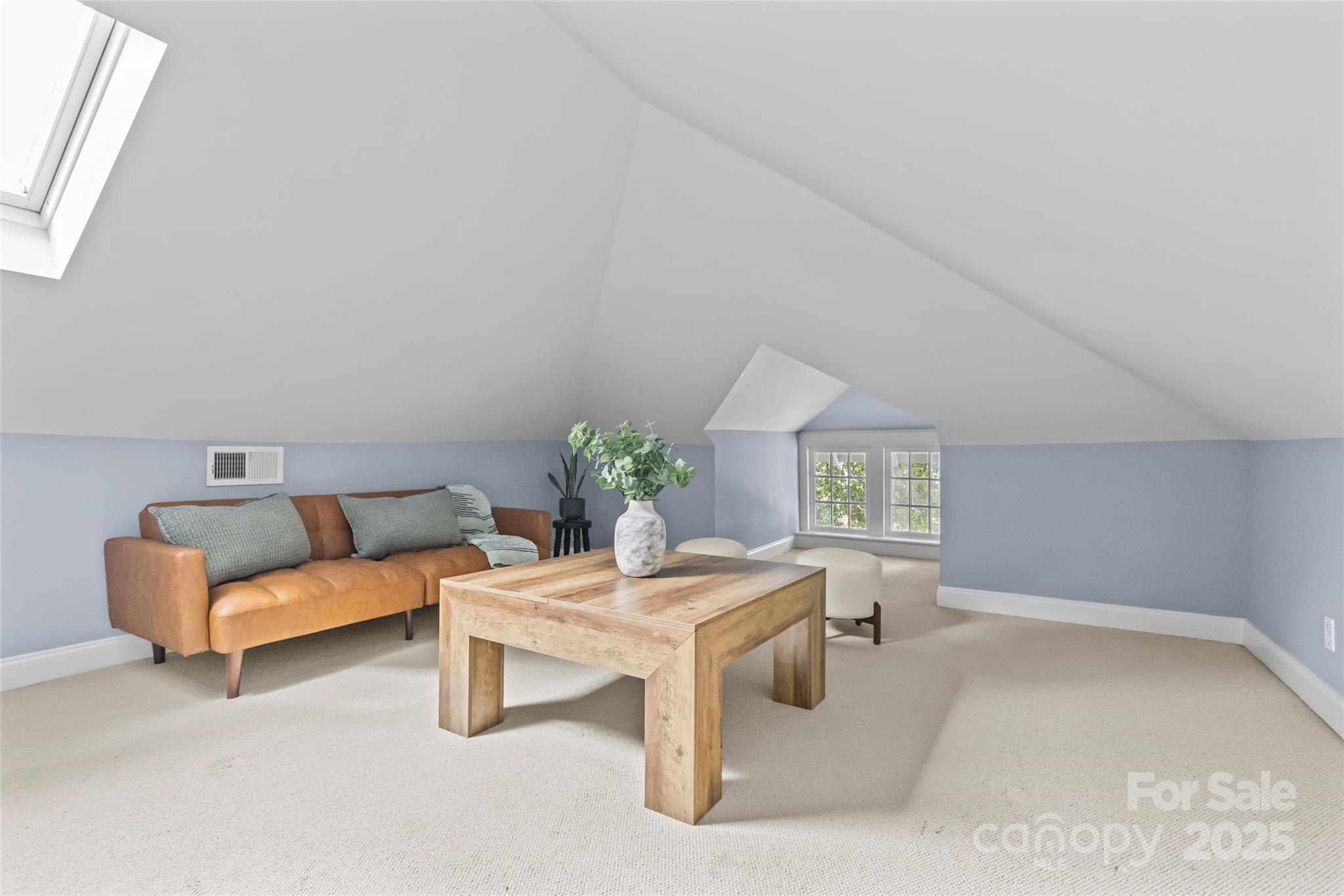 property viewer photo 20