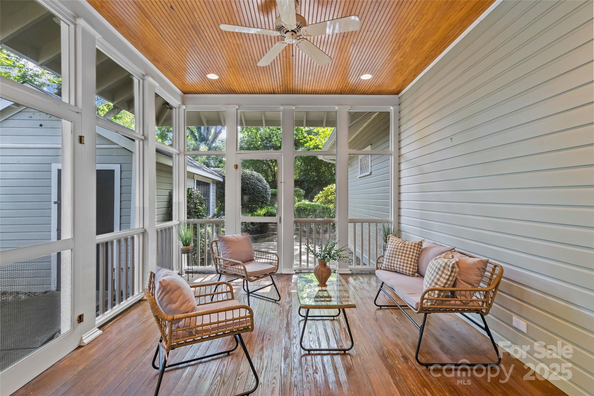 property viewer photo 21