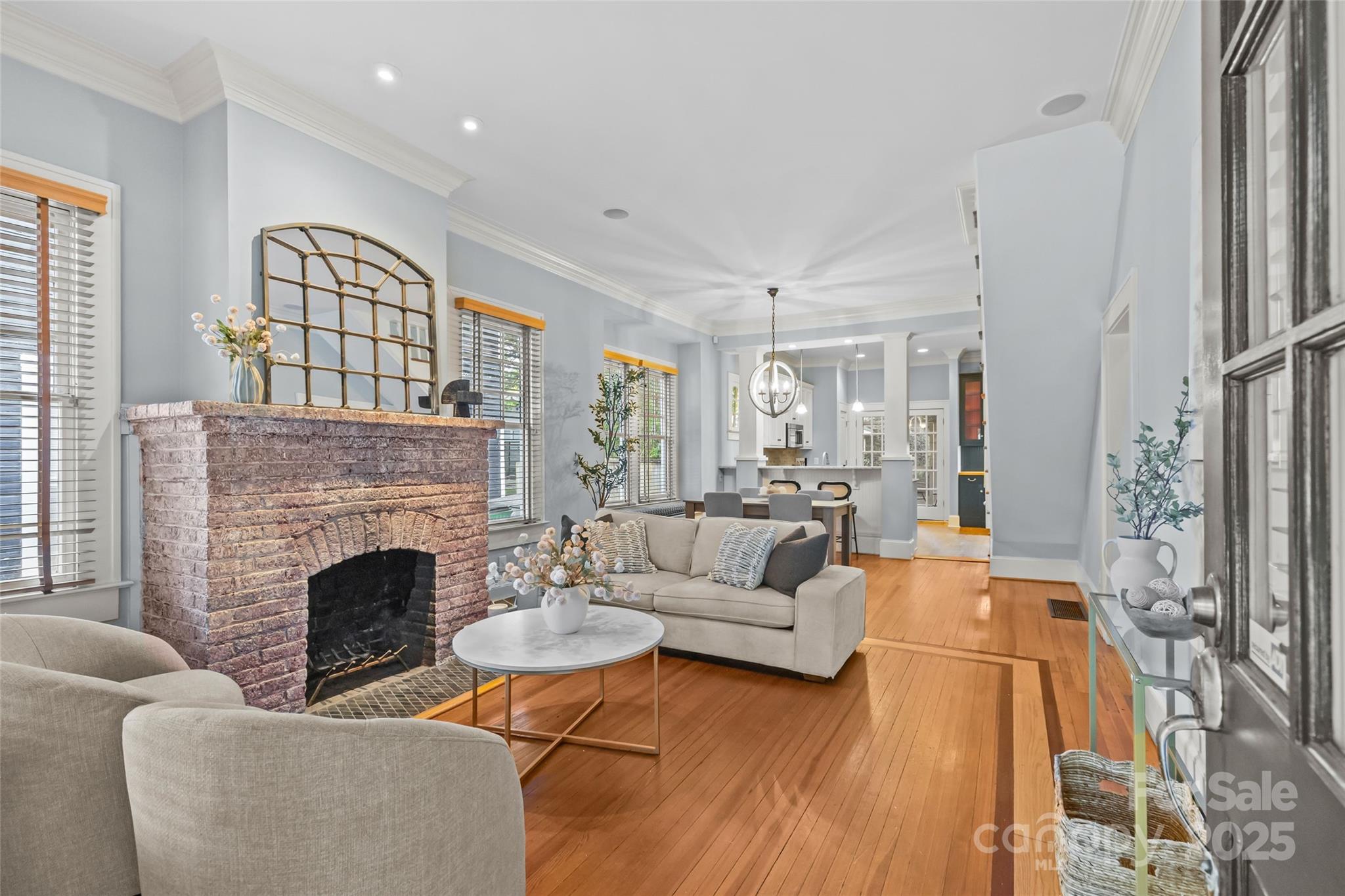 property viewer photo 3