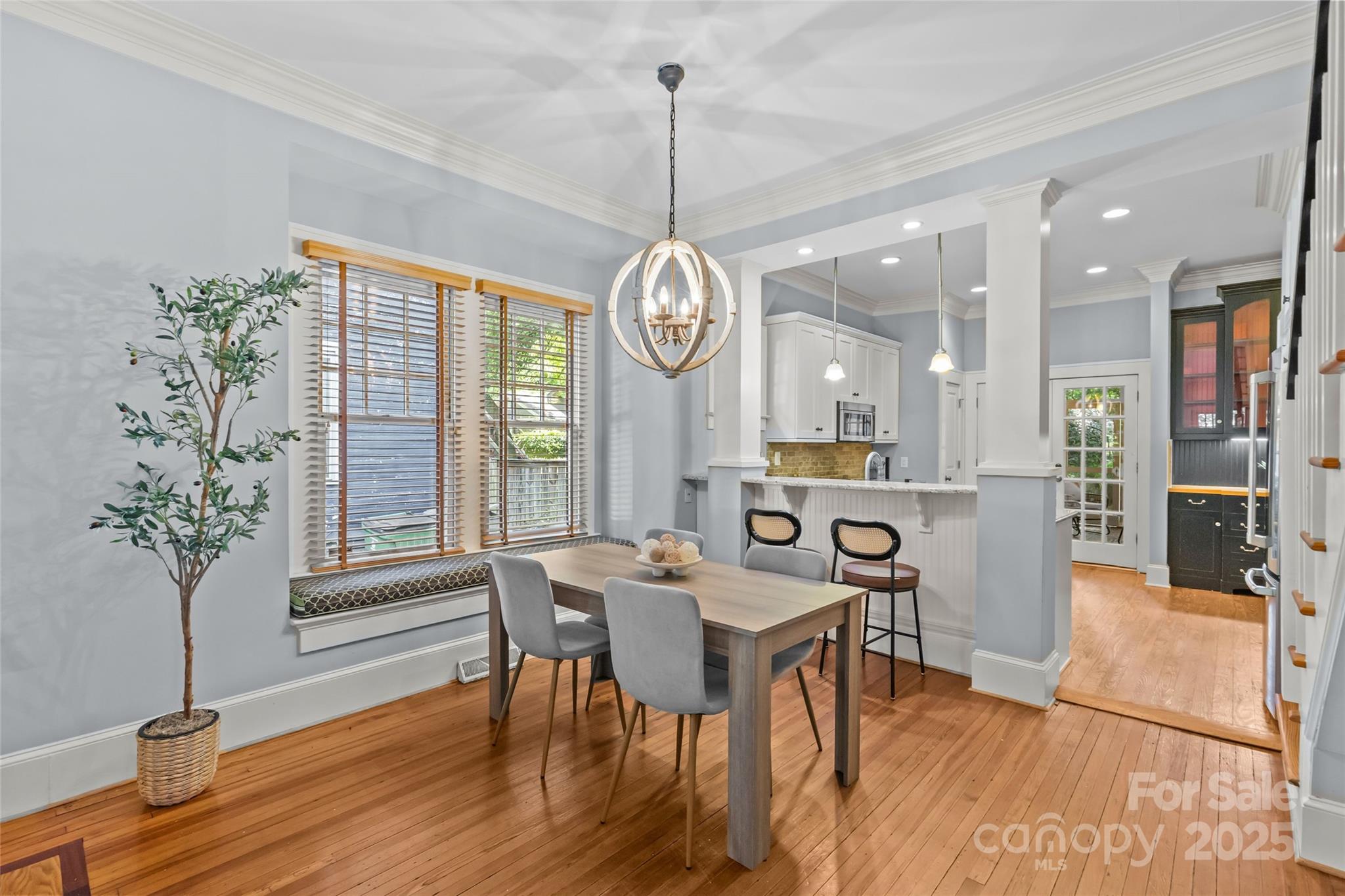 property viewer photo 6
