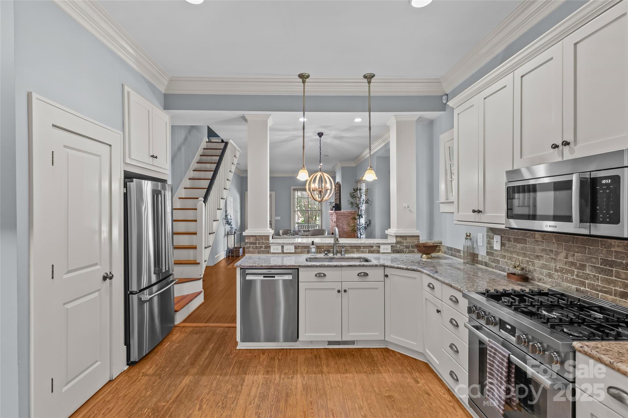 property viewer photo 8