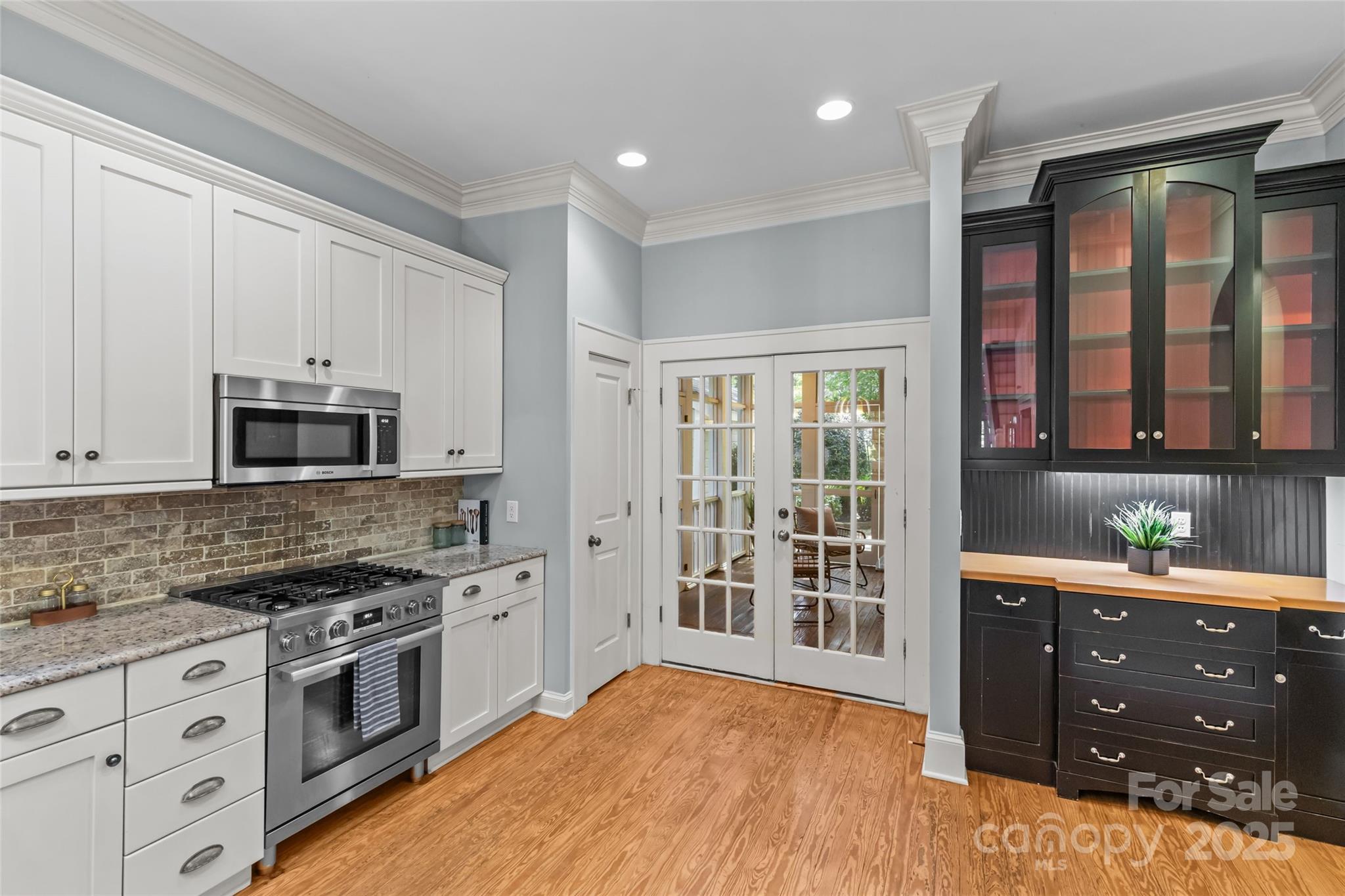 property viewer photo 9