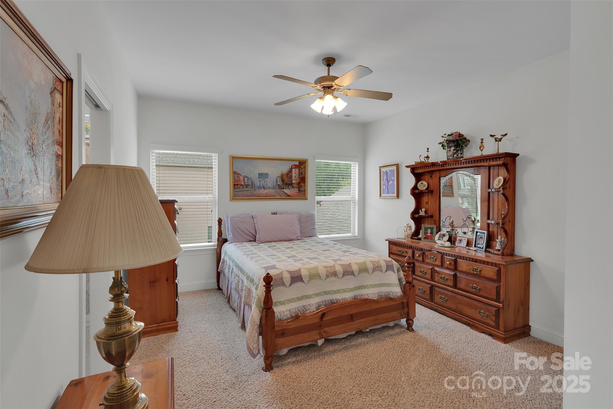 property viewer photo 18