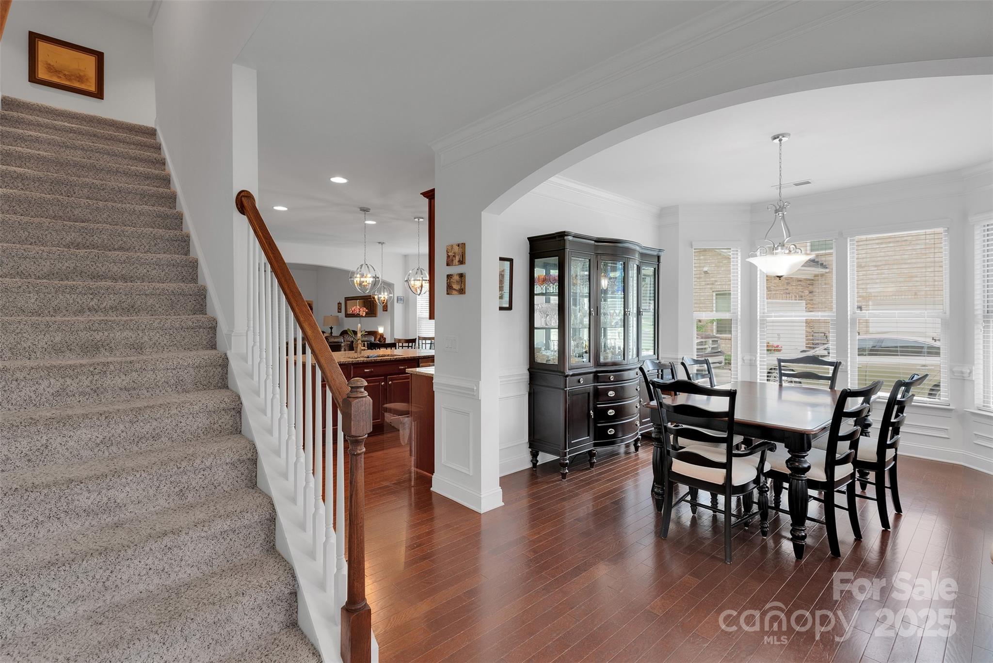 property viewer photo 2