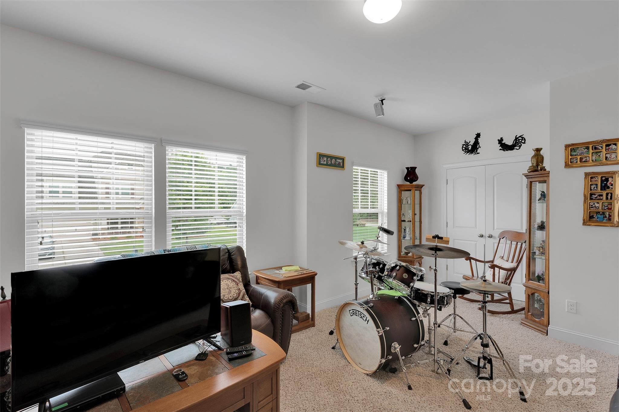 property viewer photo 25