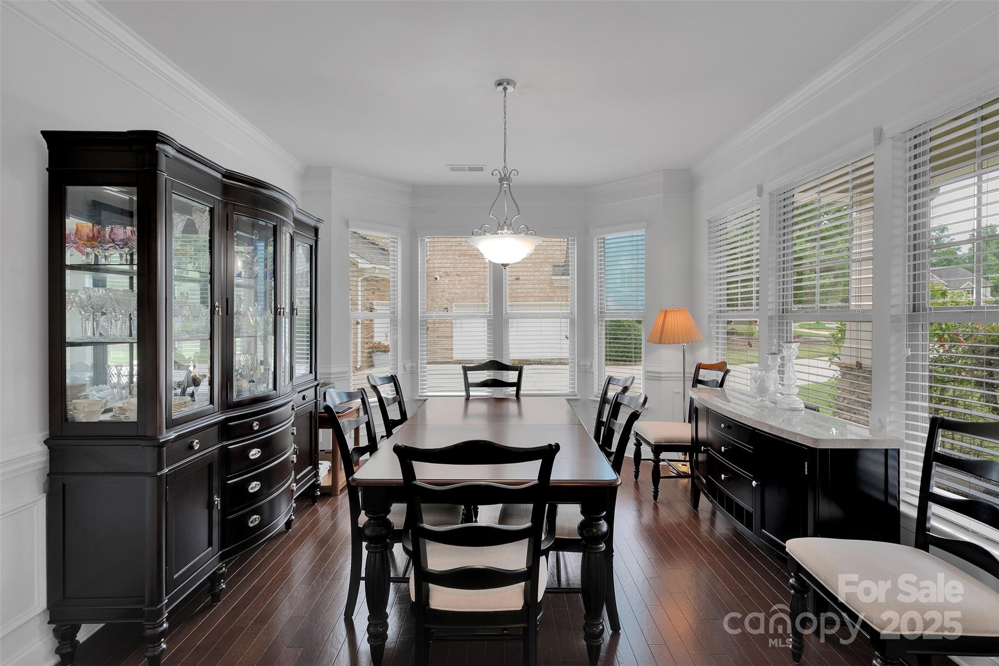 property viewer photo 3