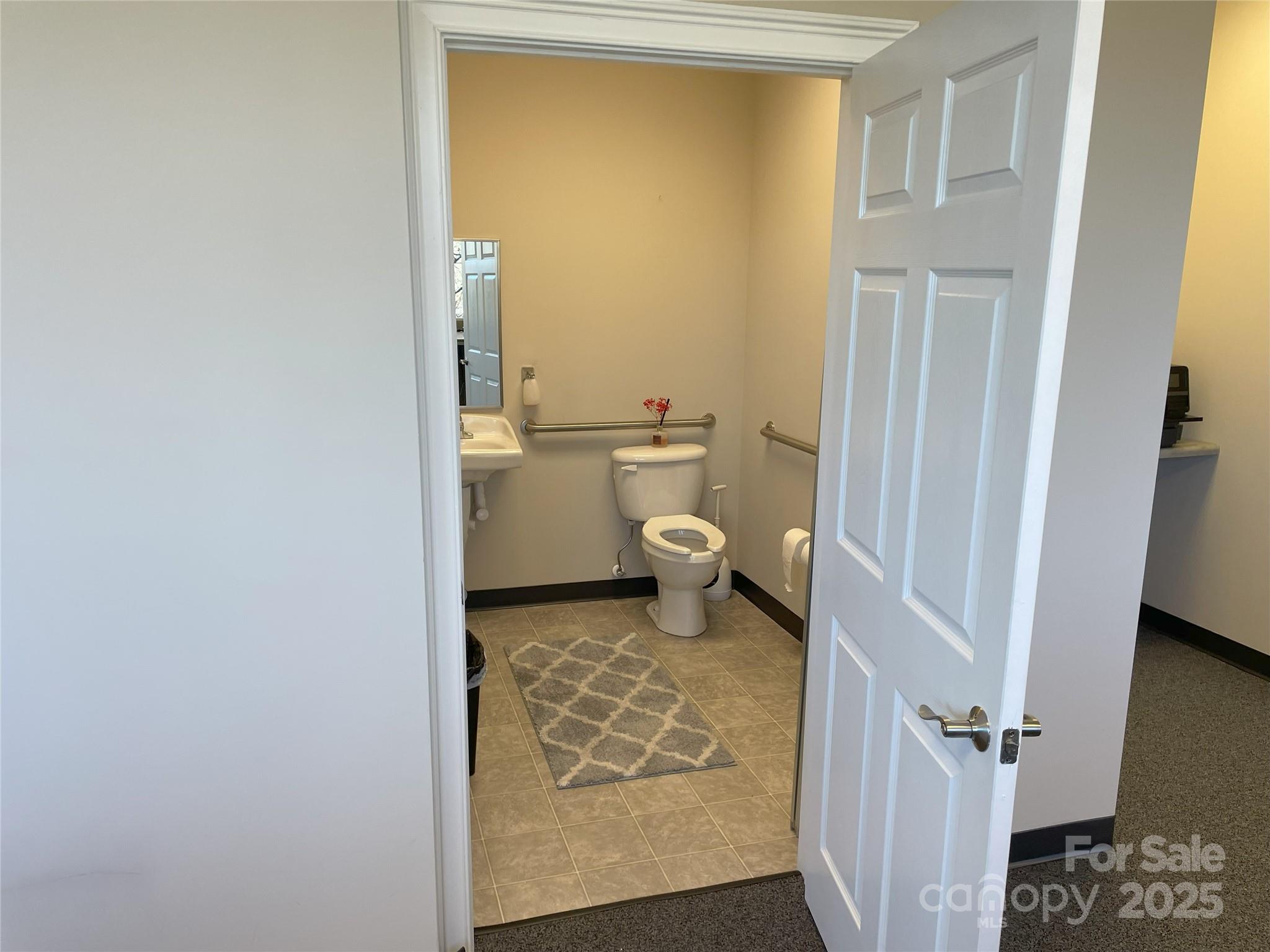 main property photo 3