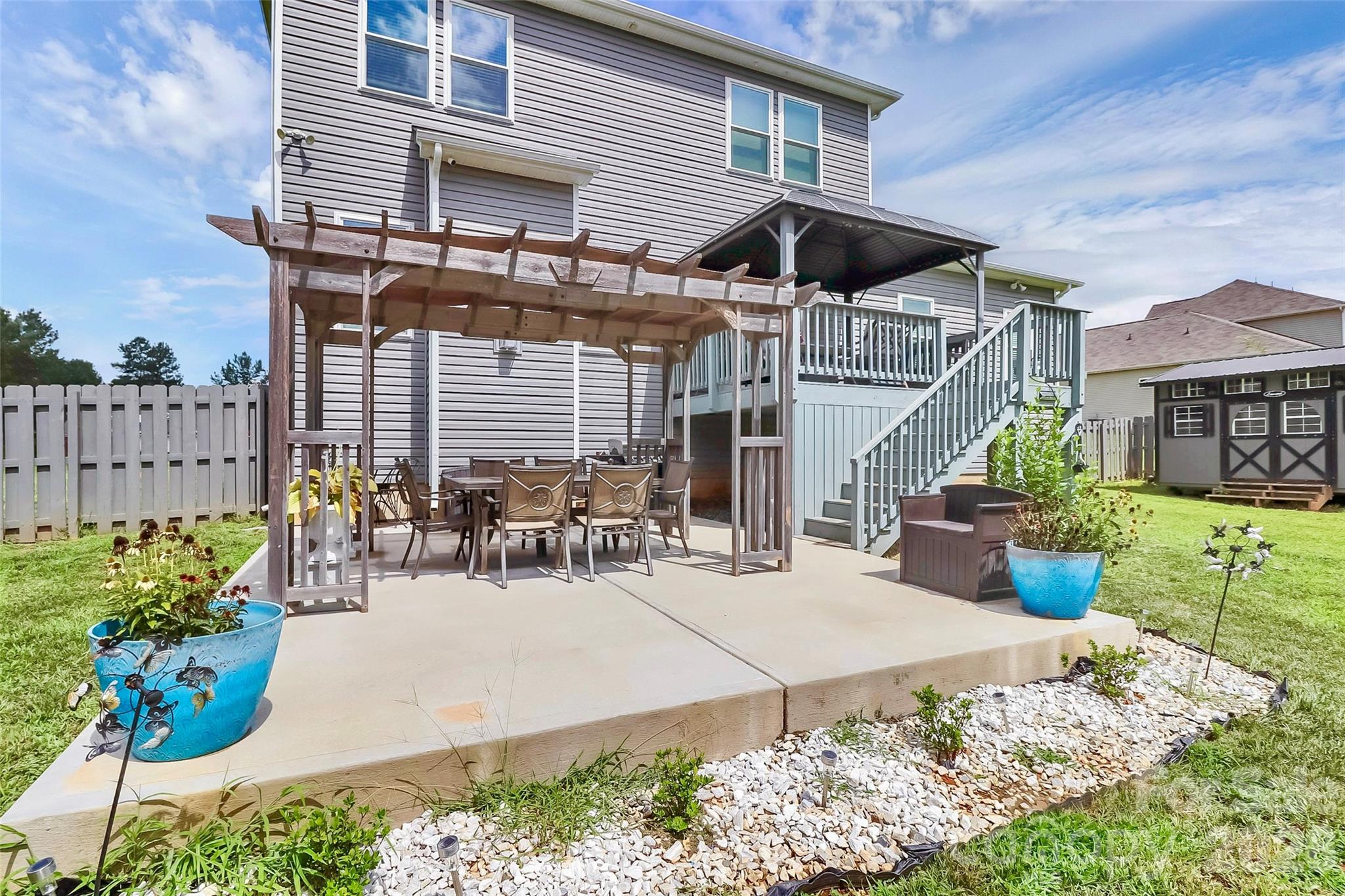 main property photo 40