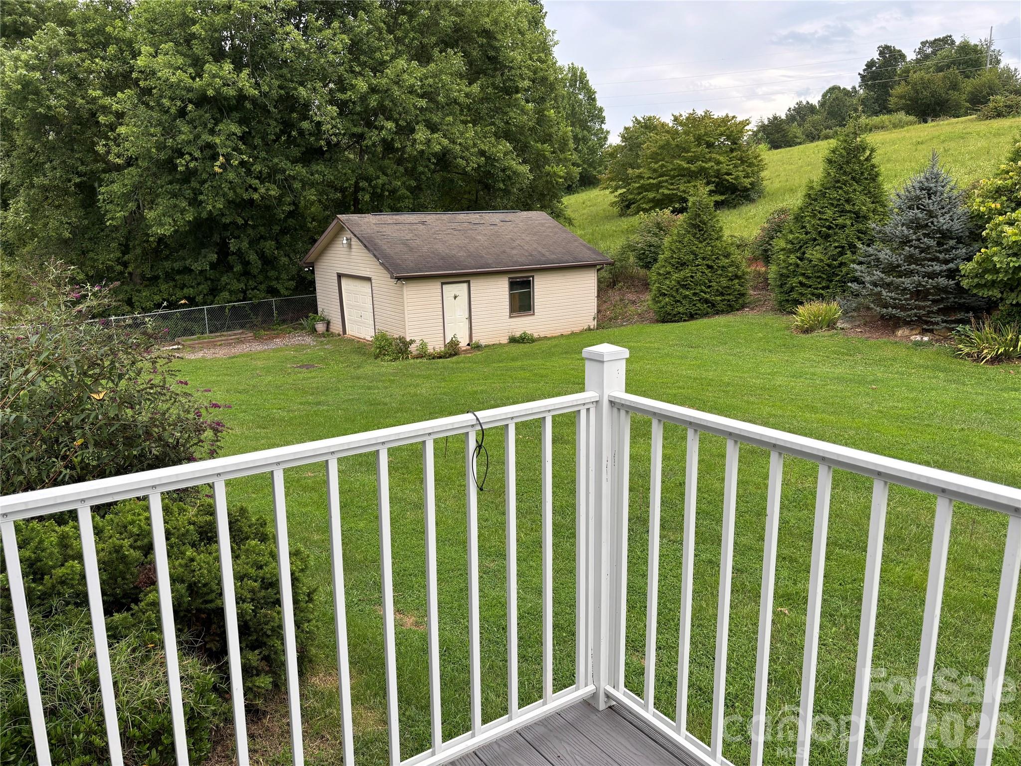 main property photo 30