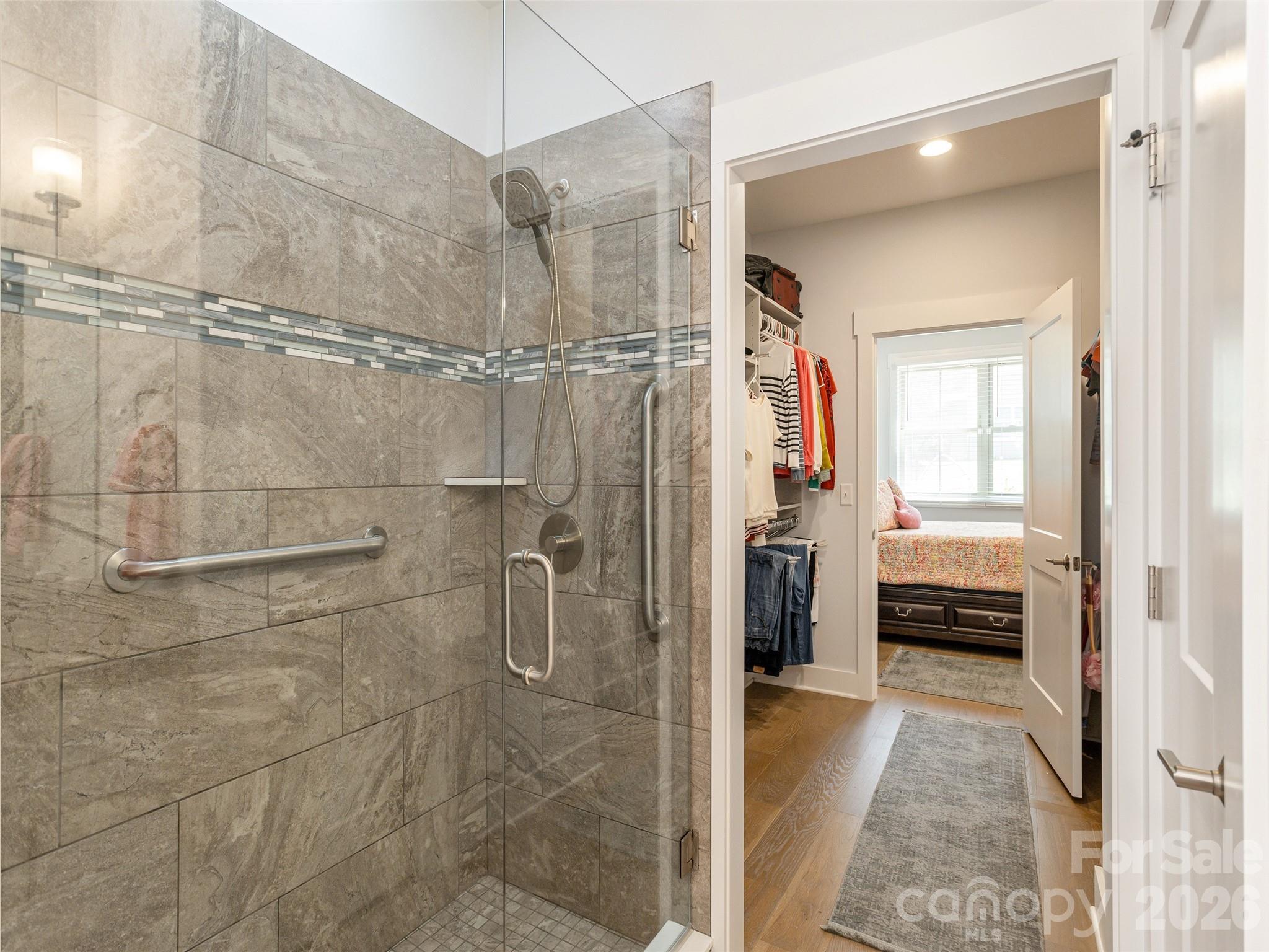 property viewer photo 20
