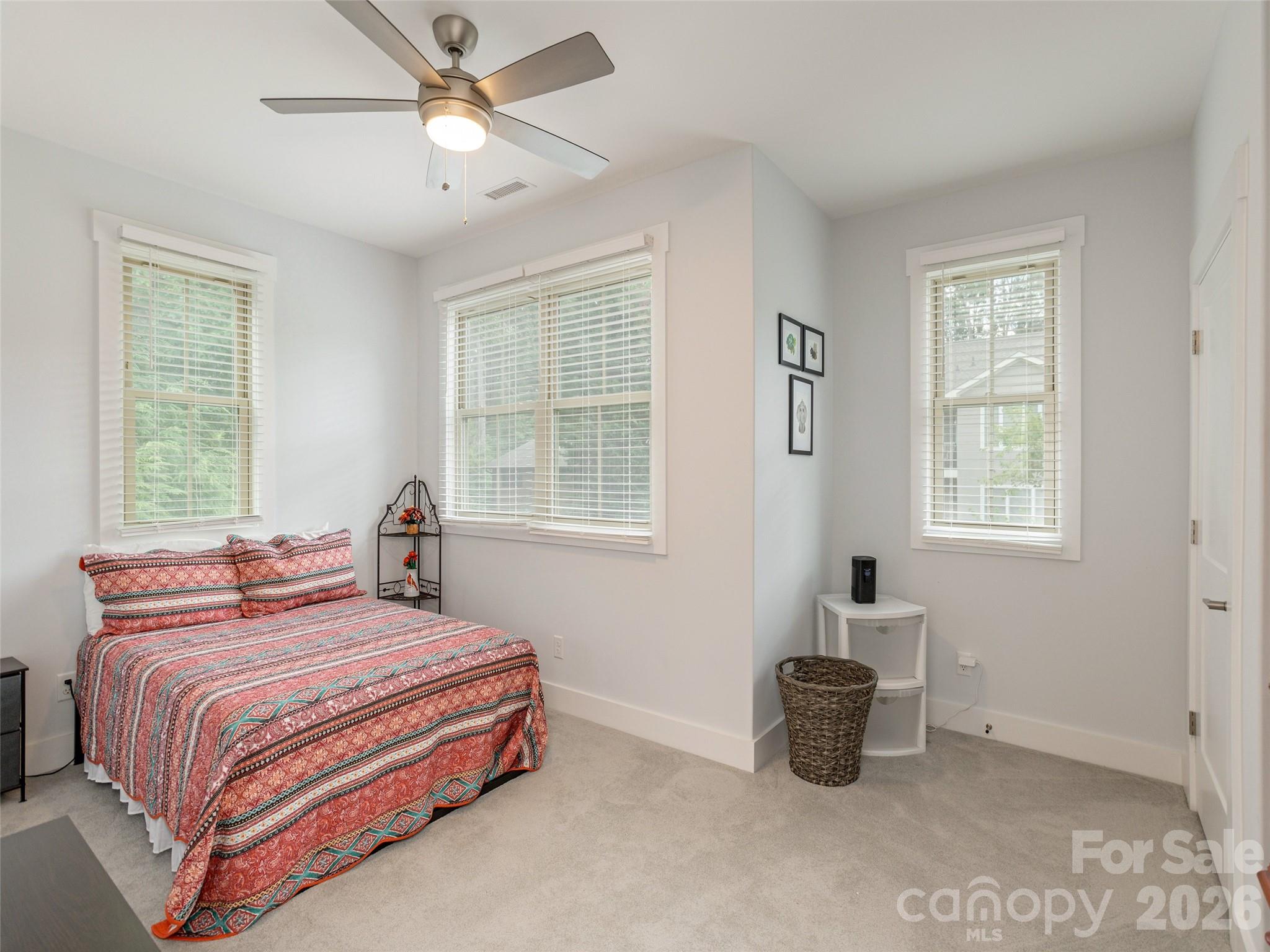 property viewer photo 23