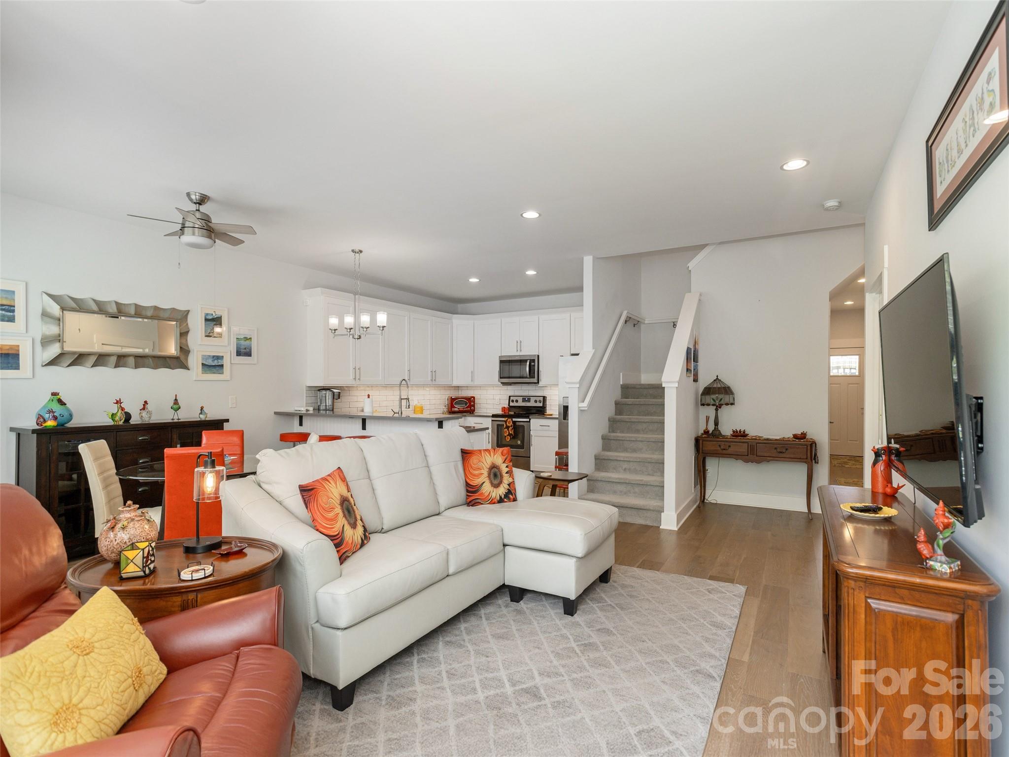 property viewer photo 5