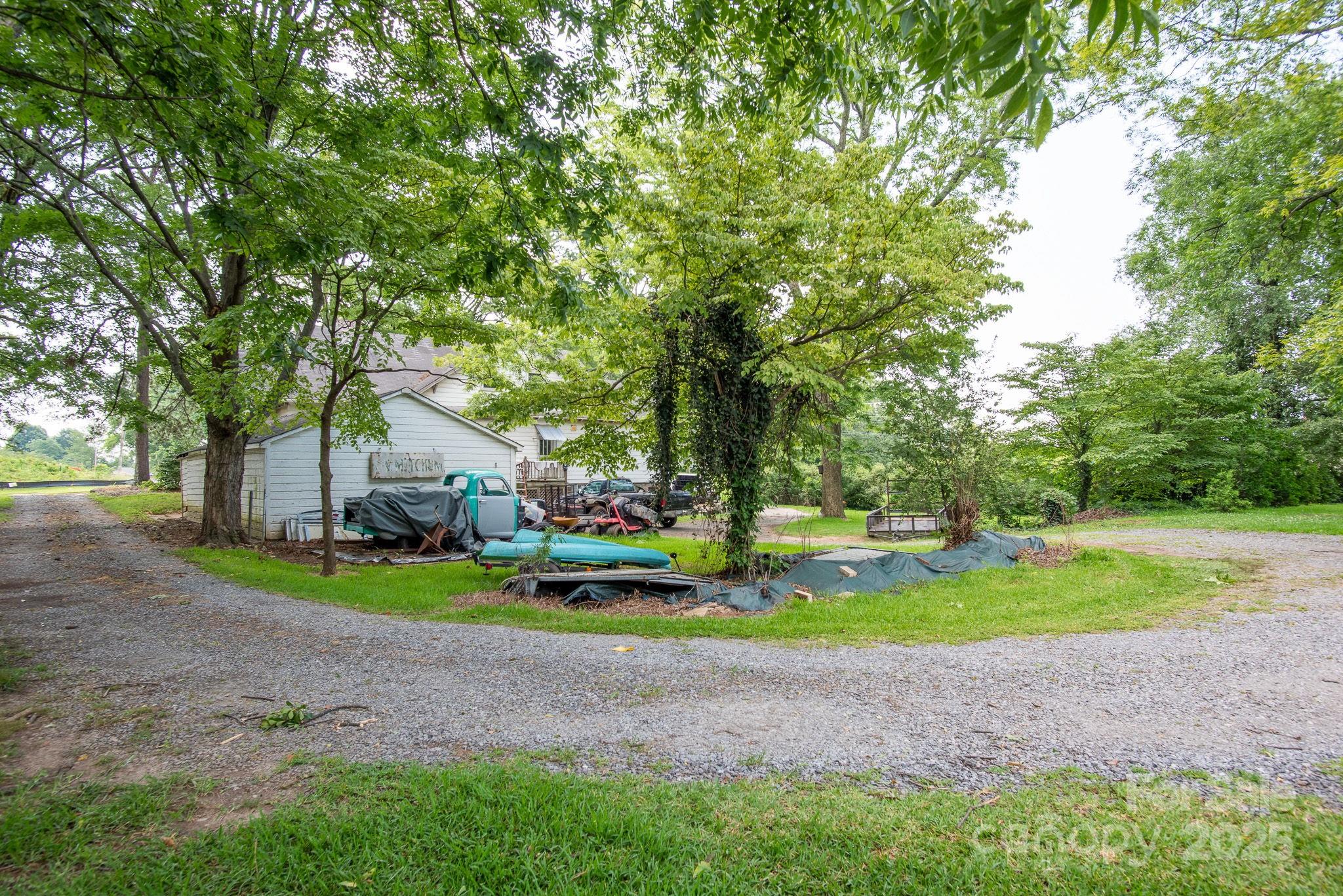 main property photo 16