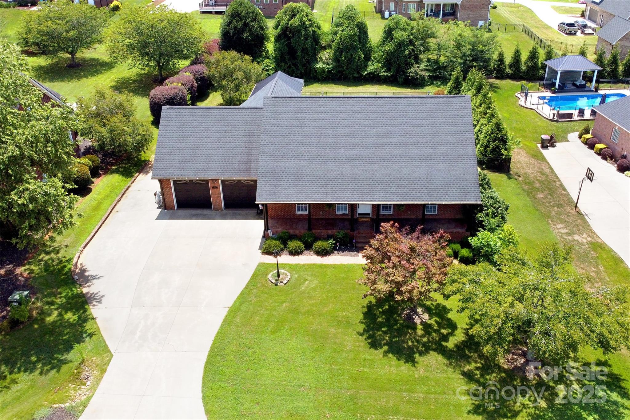 main property photo 45