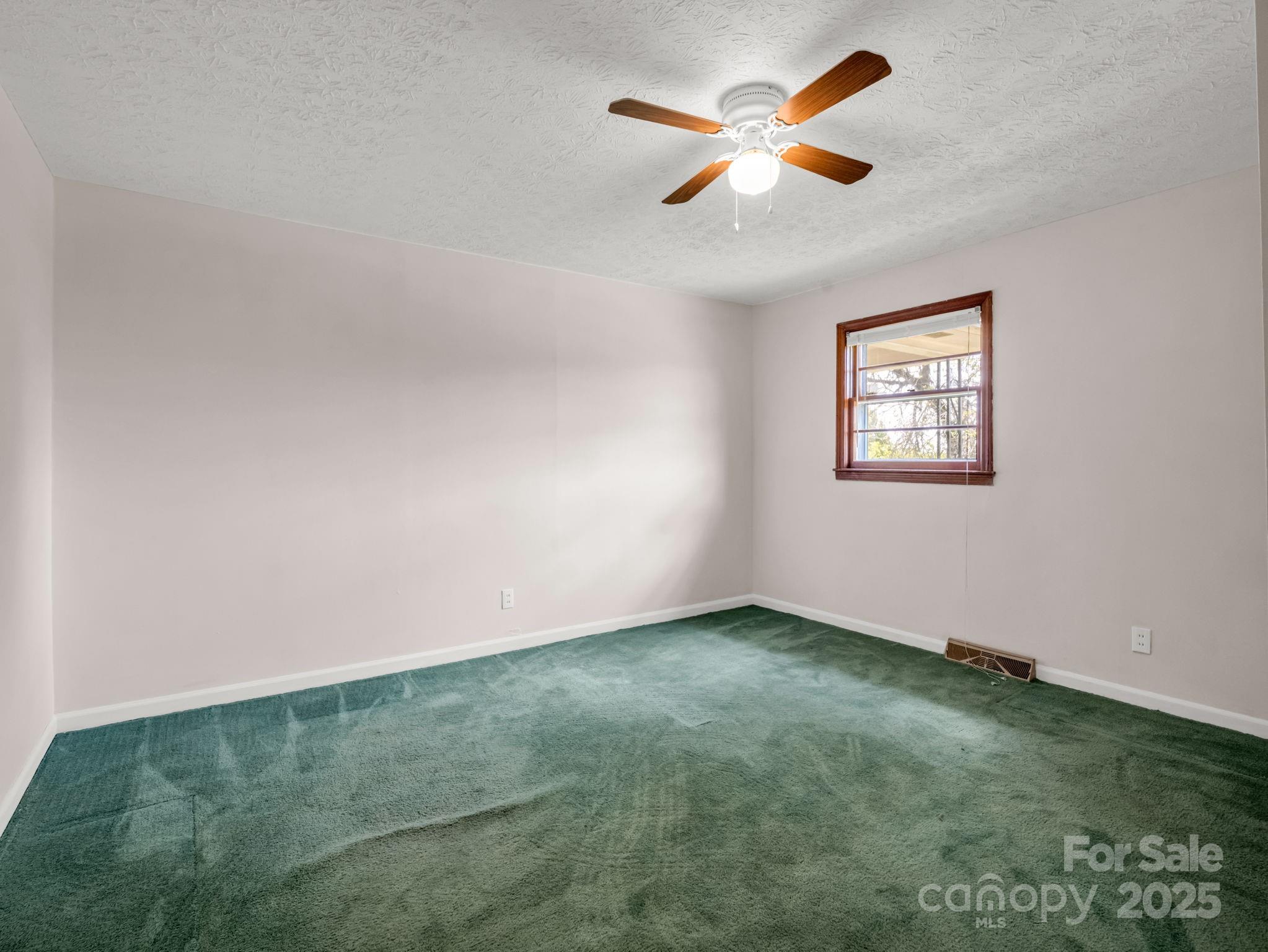 property viewer photo 25