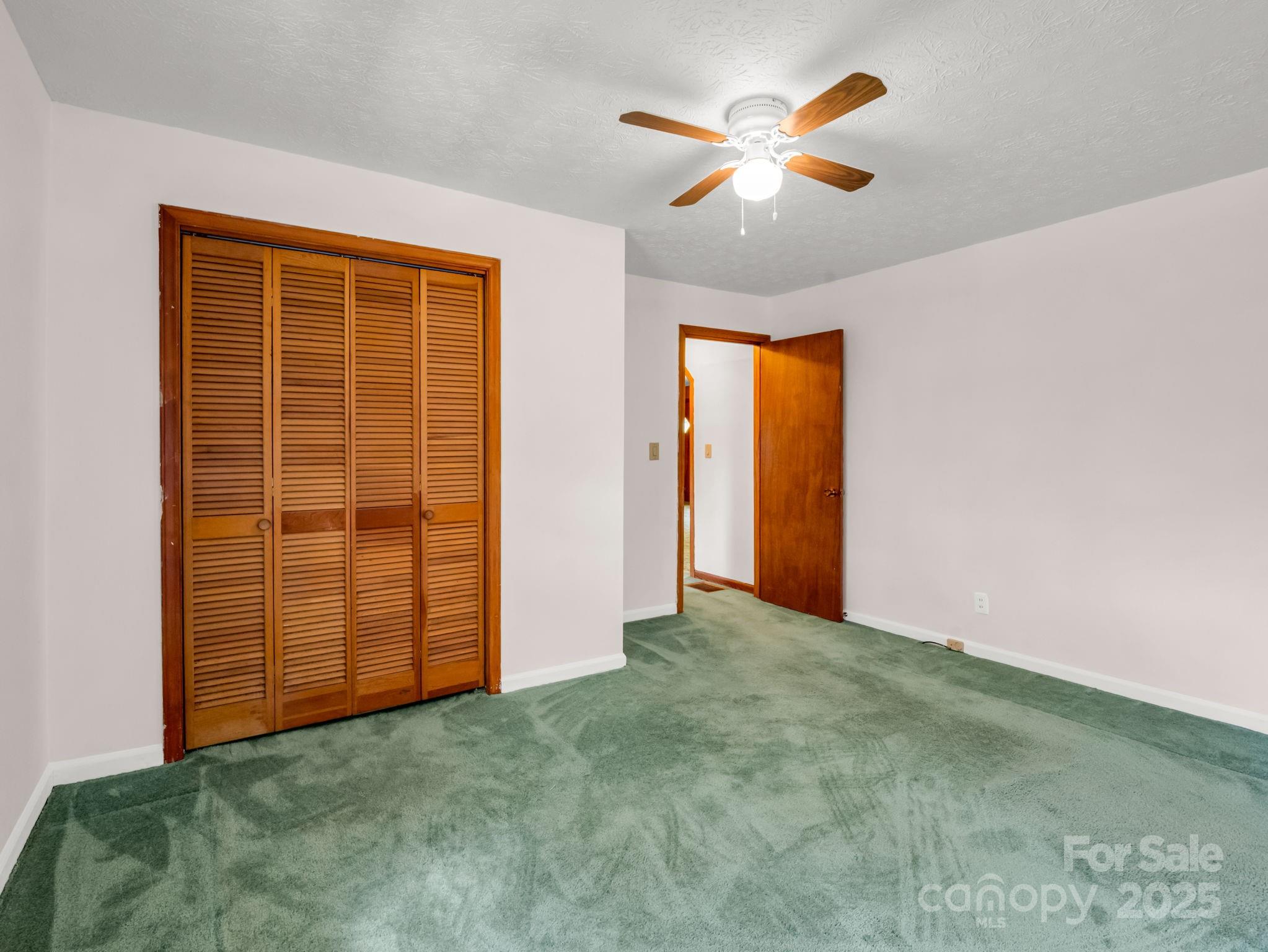 property viewer photo 26