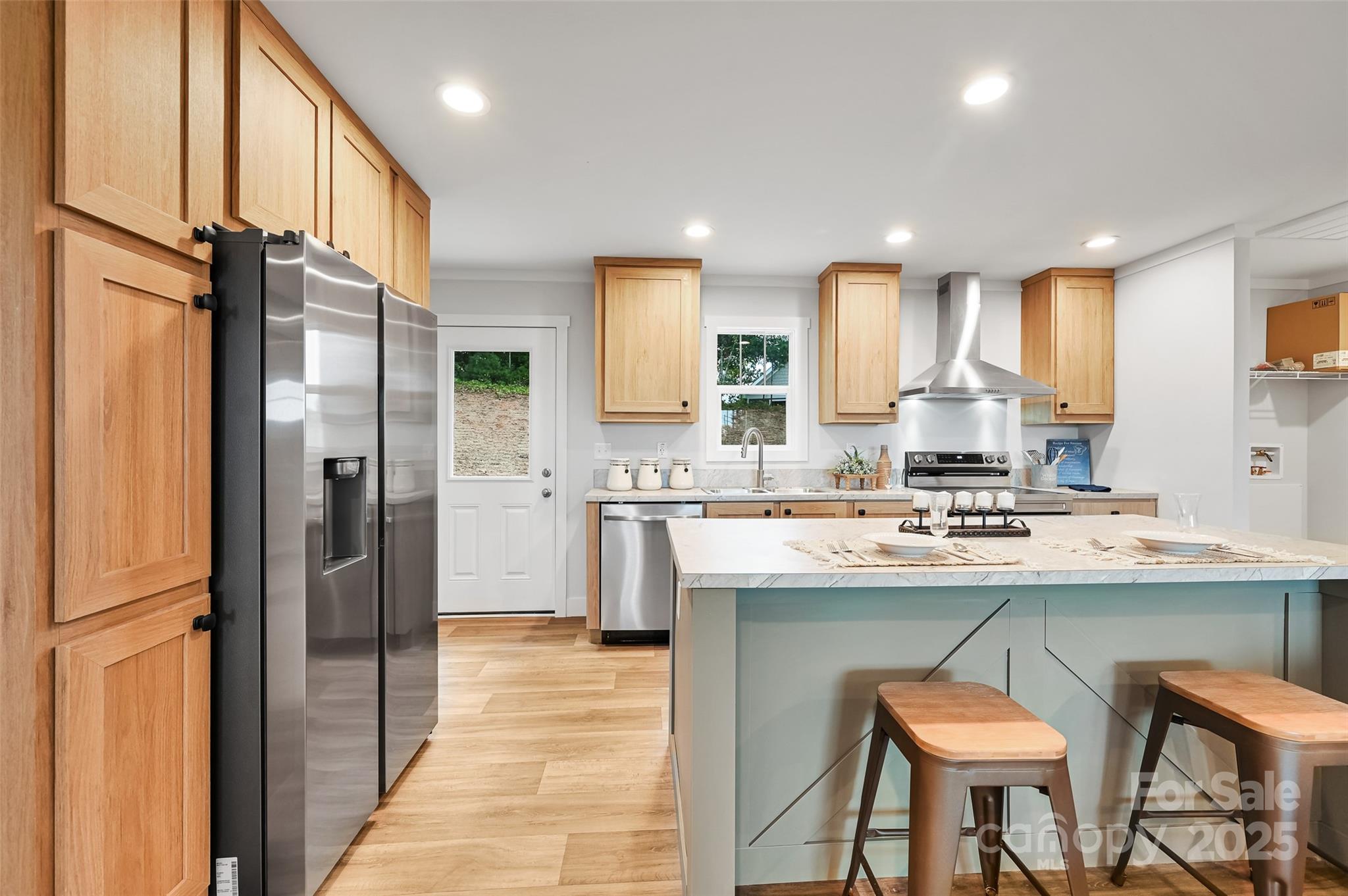 main property photo 13