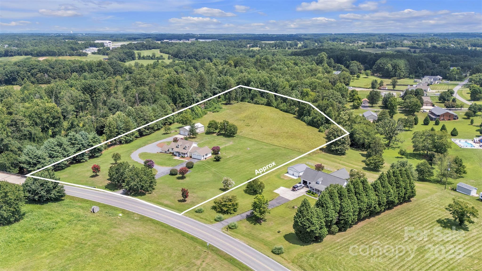 main property photo 40