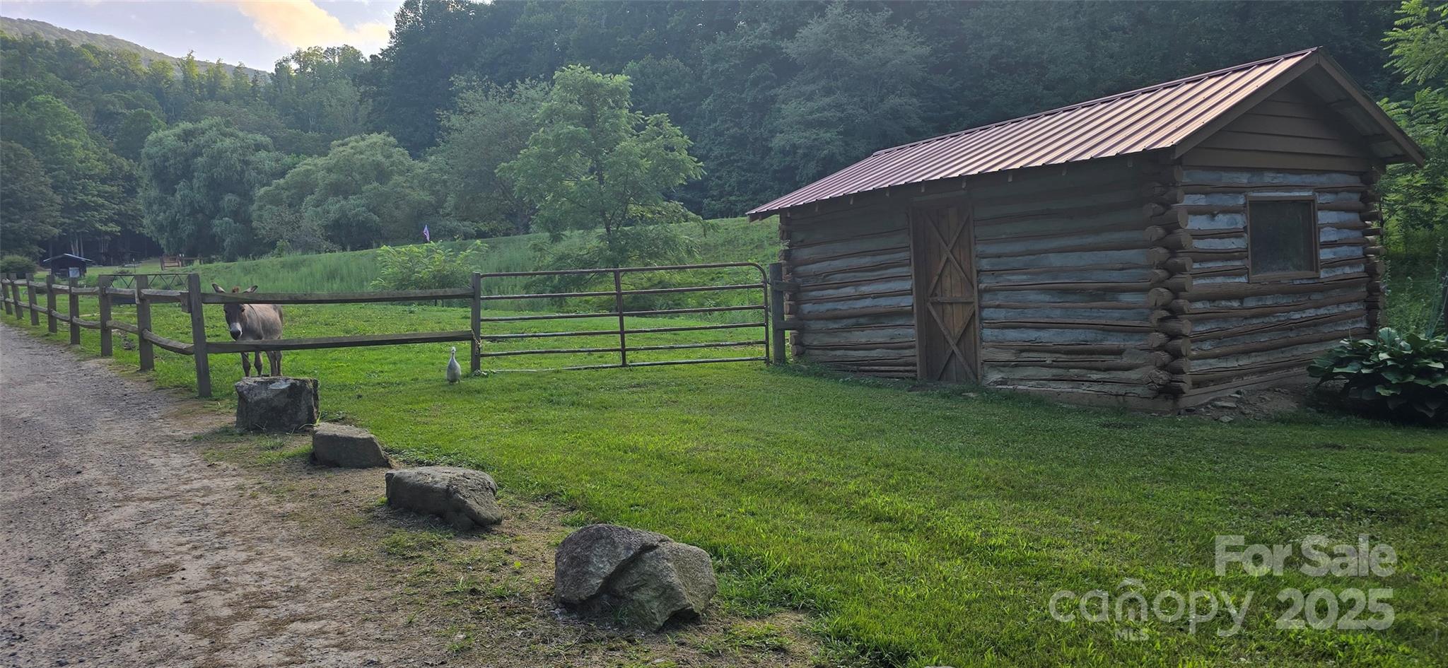 main property photo 14