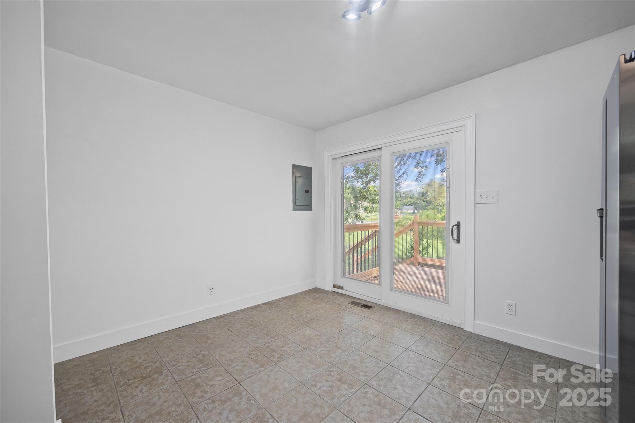 property viewer photo 11