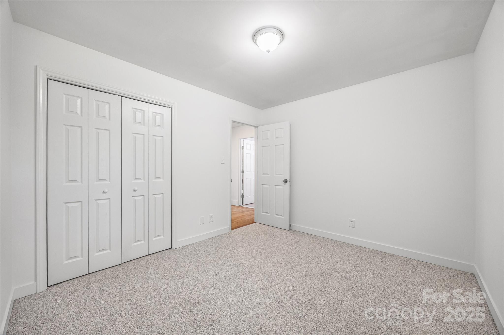 property viewer photo 13
