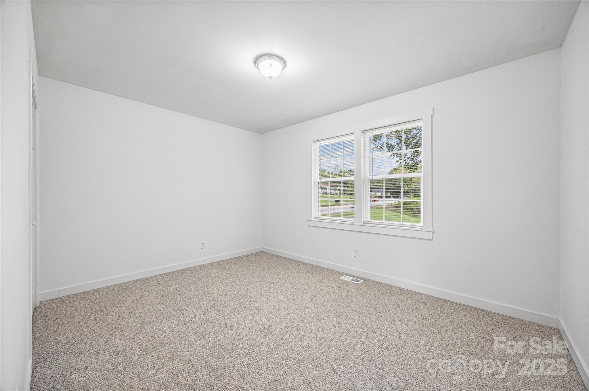 property viewer photo 14