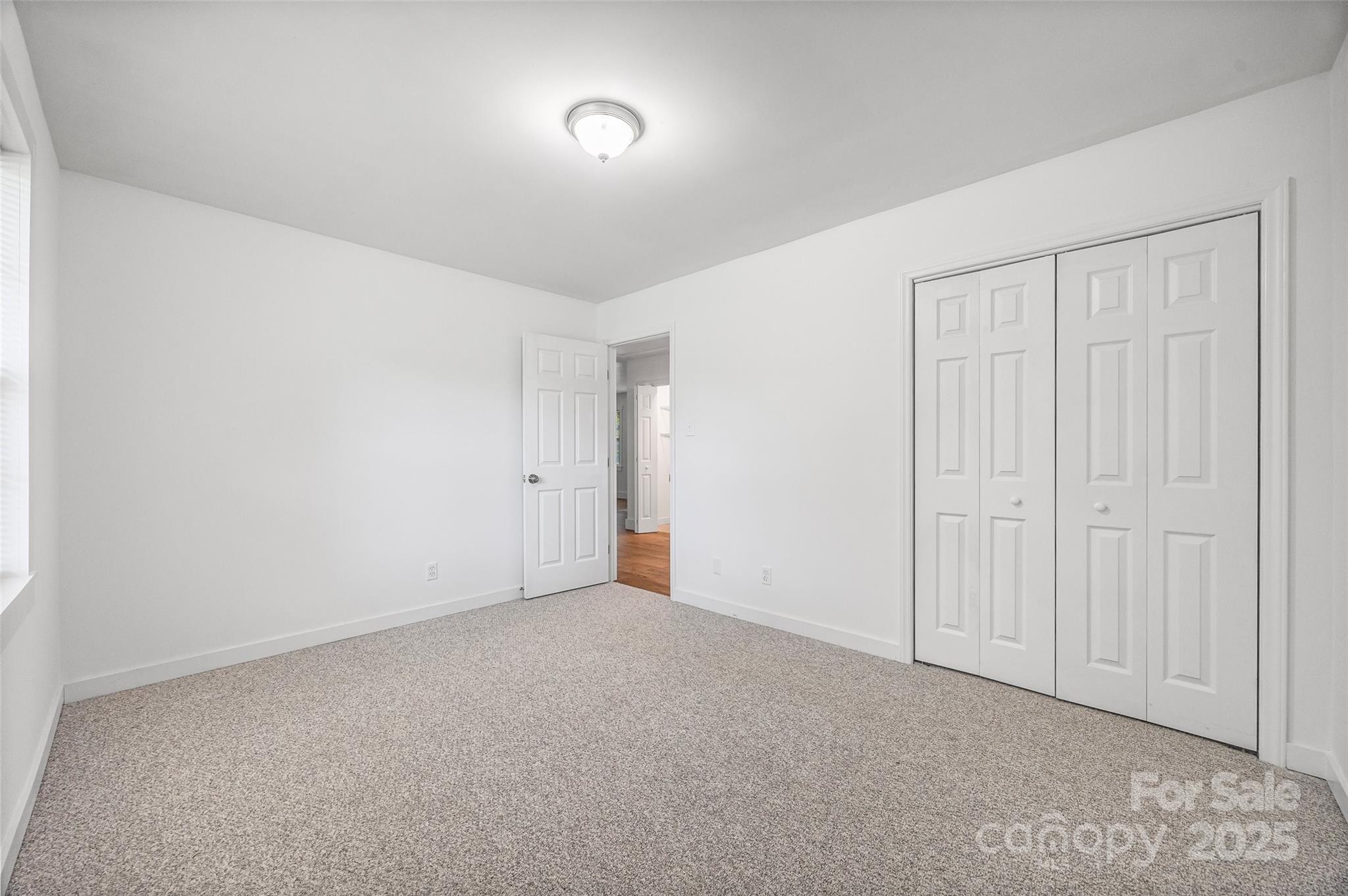 property viewer photo 15