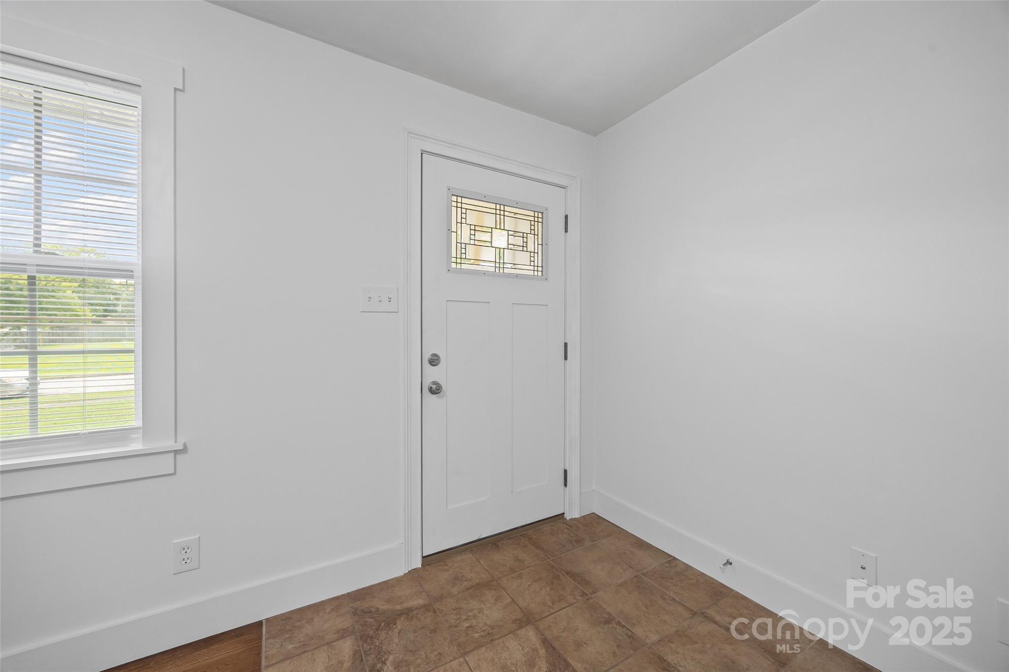 property viewer photo 2