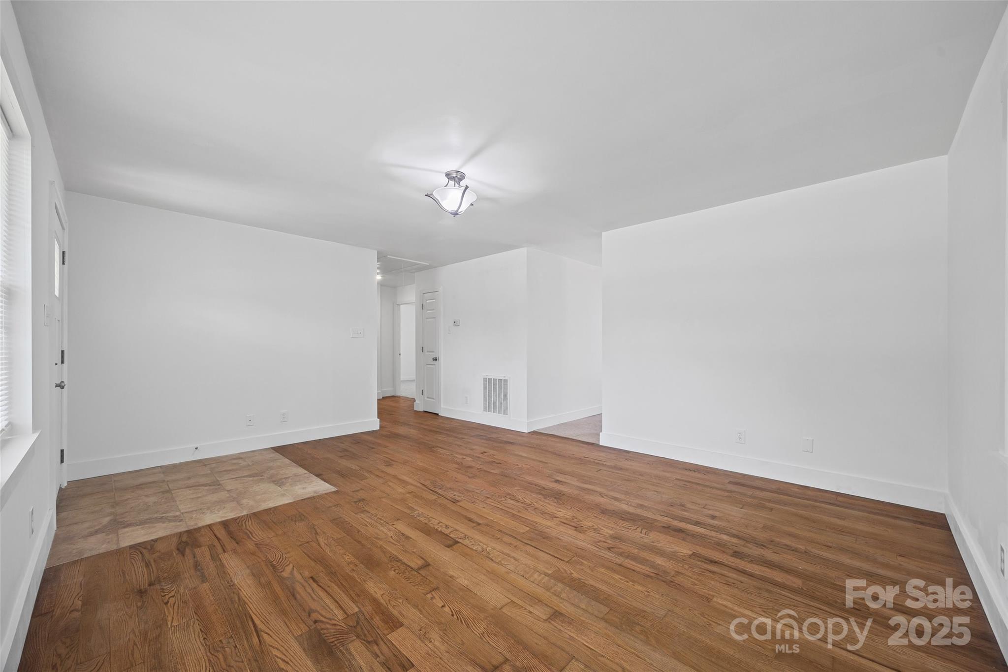 property viewer photo 4
